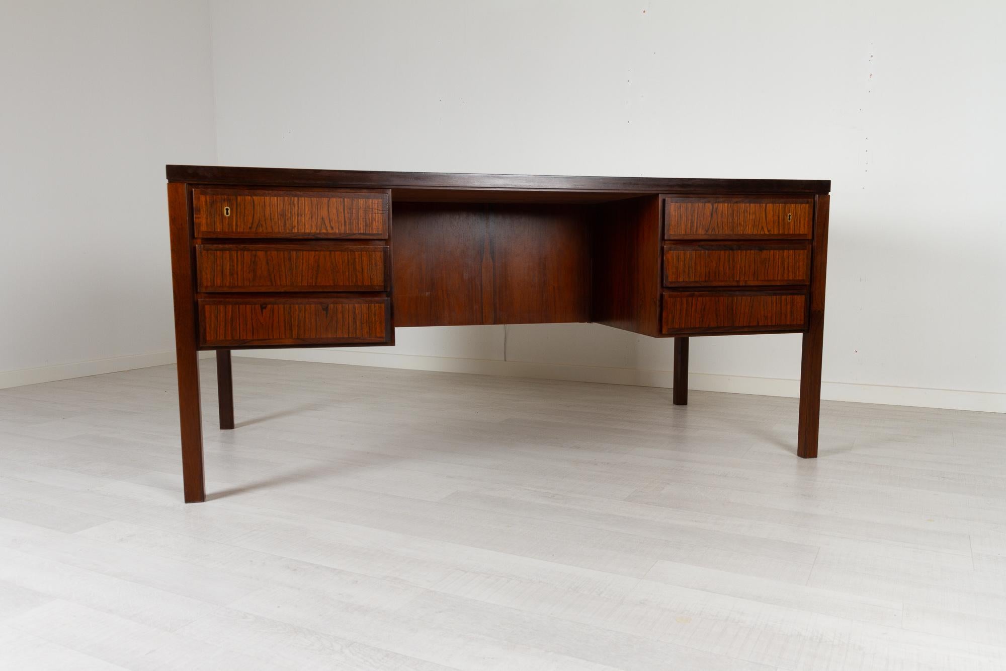 Danish Modern Rosewood Desk by Omann. Jun 1960s 9