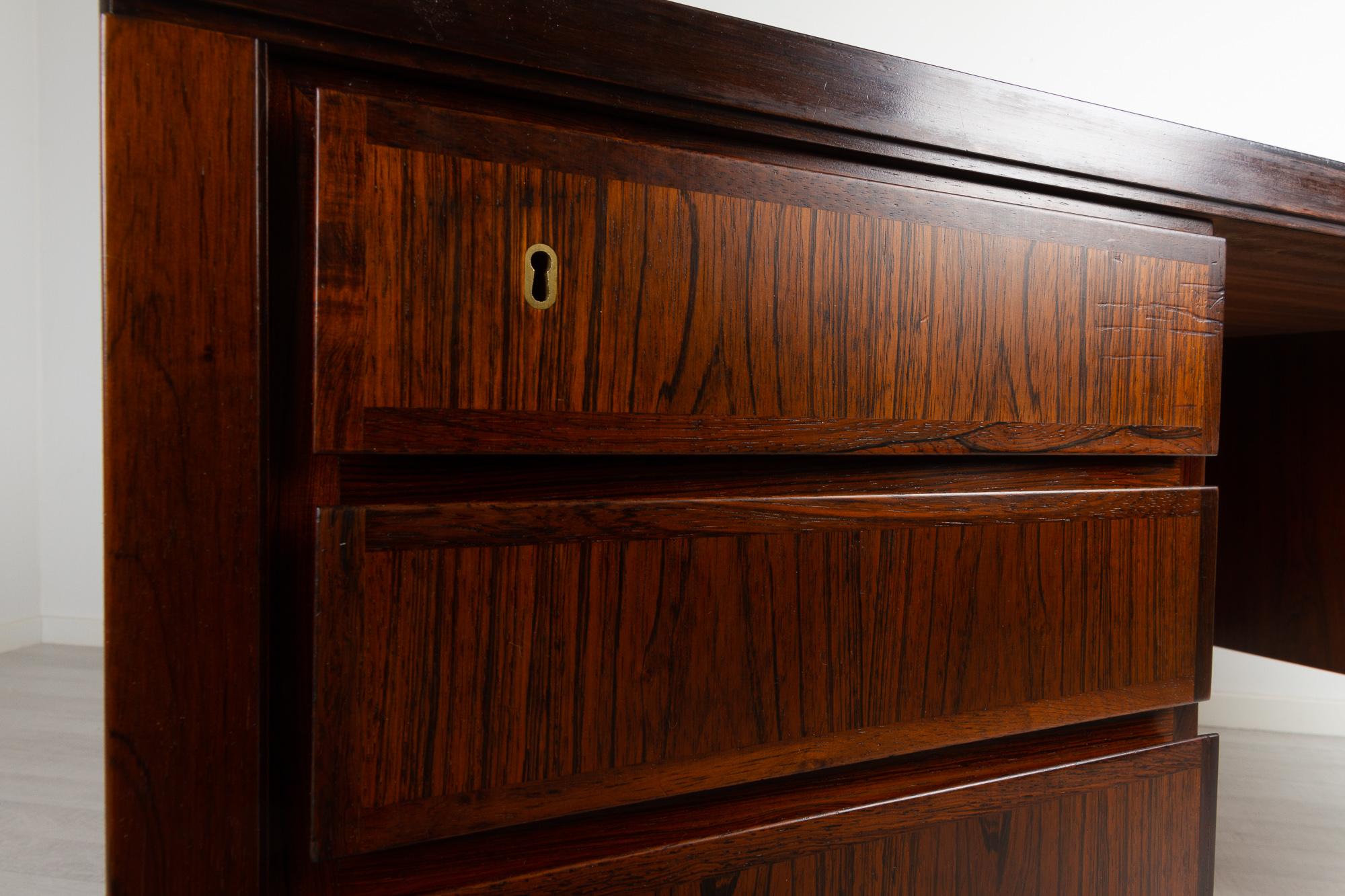 Danish Modern Rosewood Desk by Omann. Jun 1960s 12