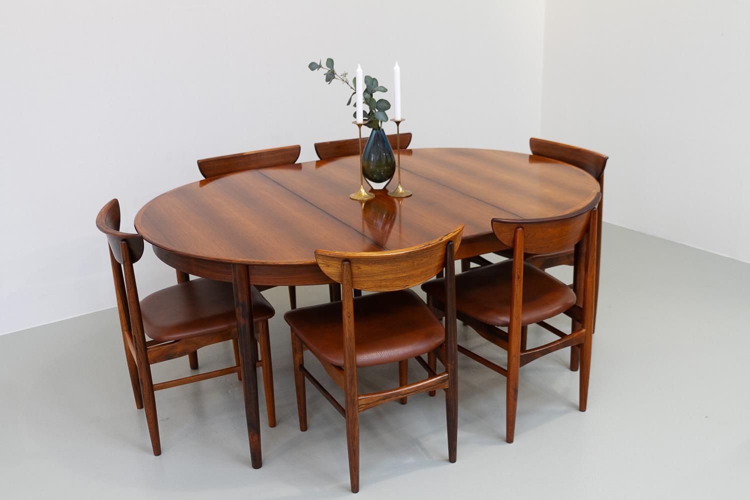 Ensemble de salle à manger danois moderne en bois de rose par Skovby, années 1960. en vente 13