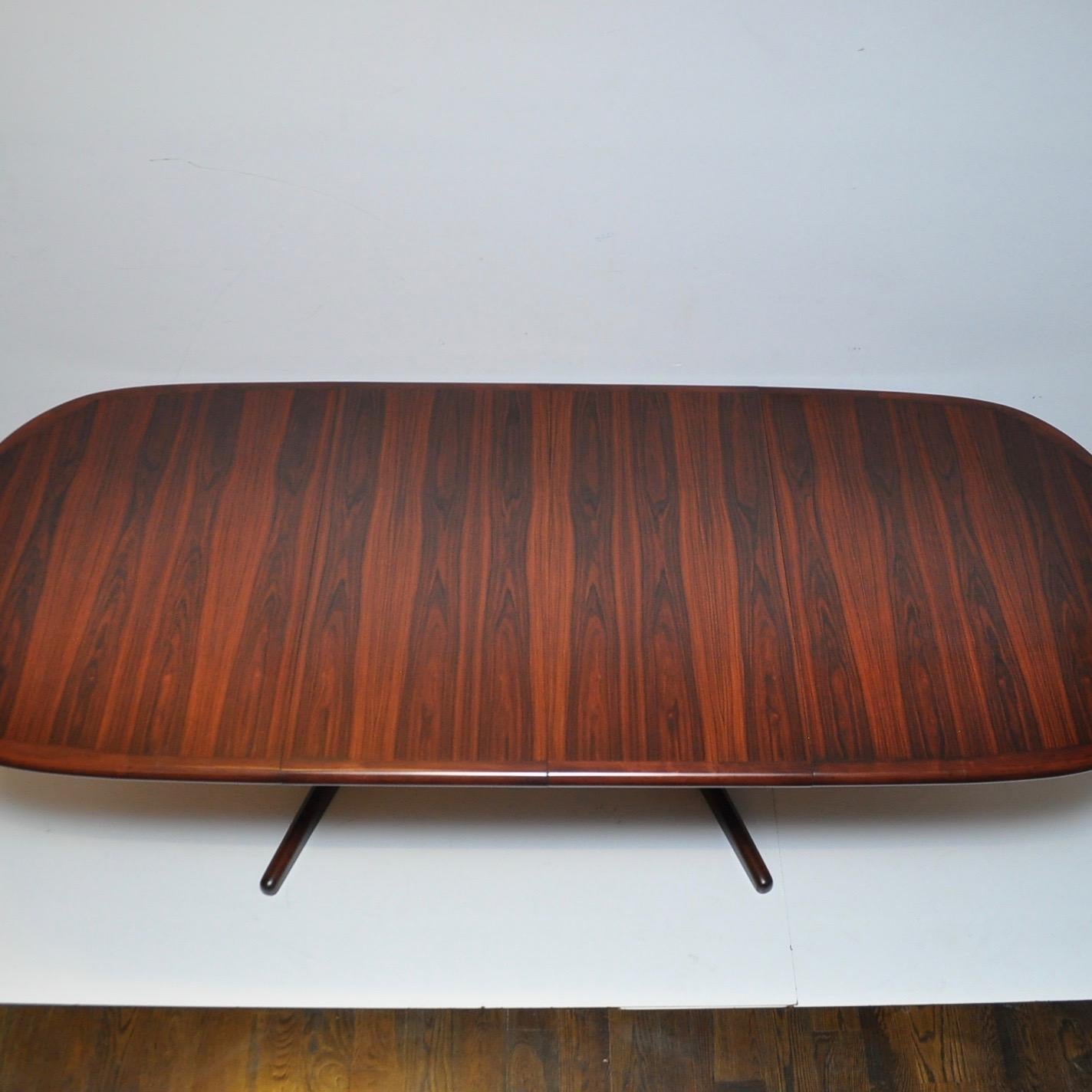 Danish Modern Rosewood Dining Table by Boltinge Stolefabrik In Good Condition In New London, CT