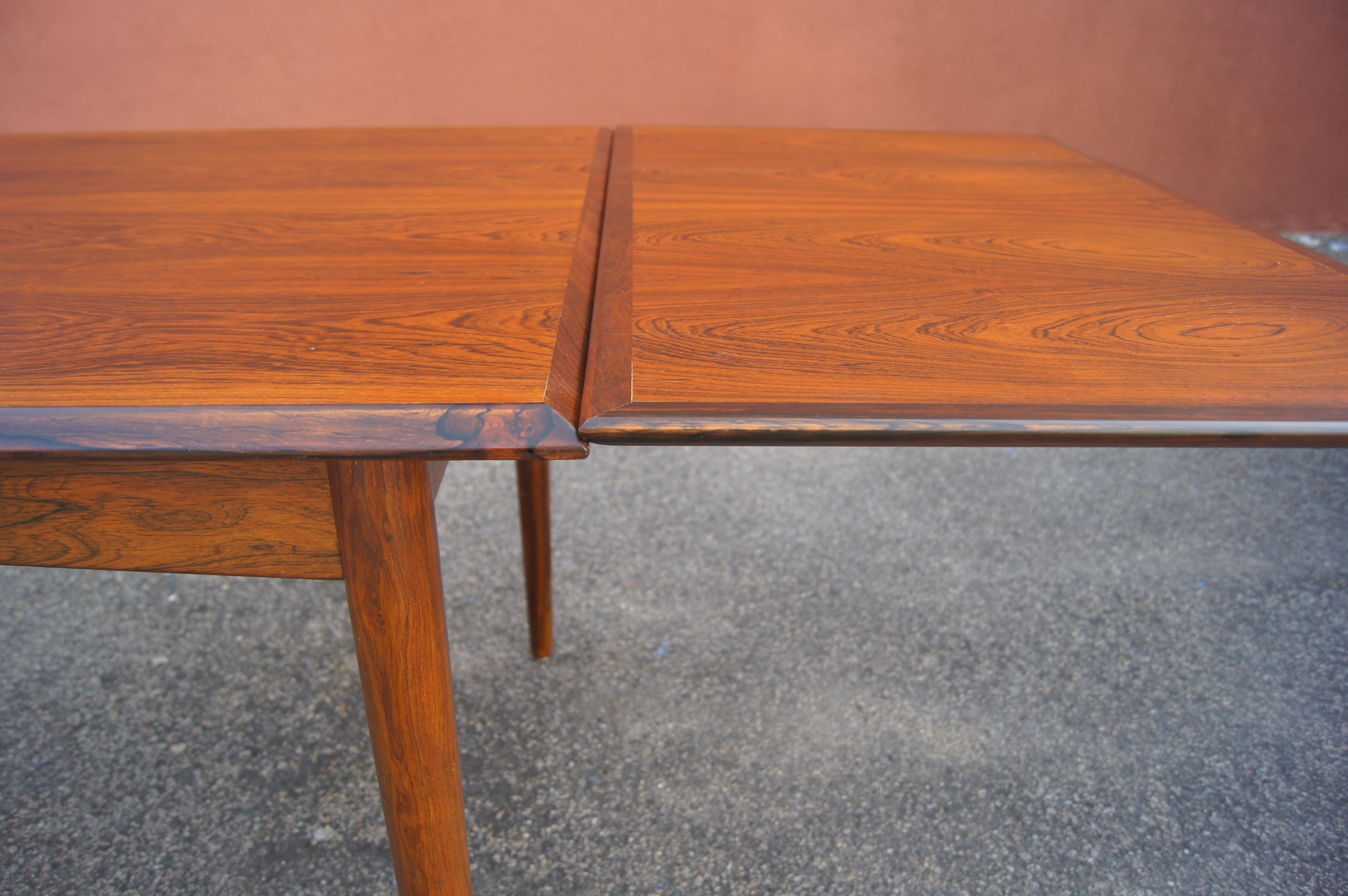 Danish Modern Rosewood Dining Table with Extensions For Sale 1