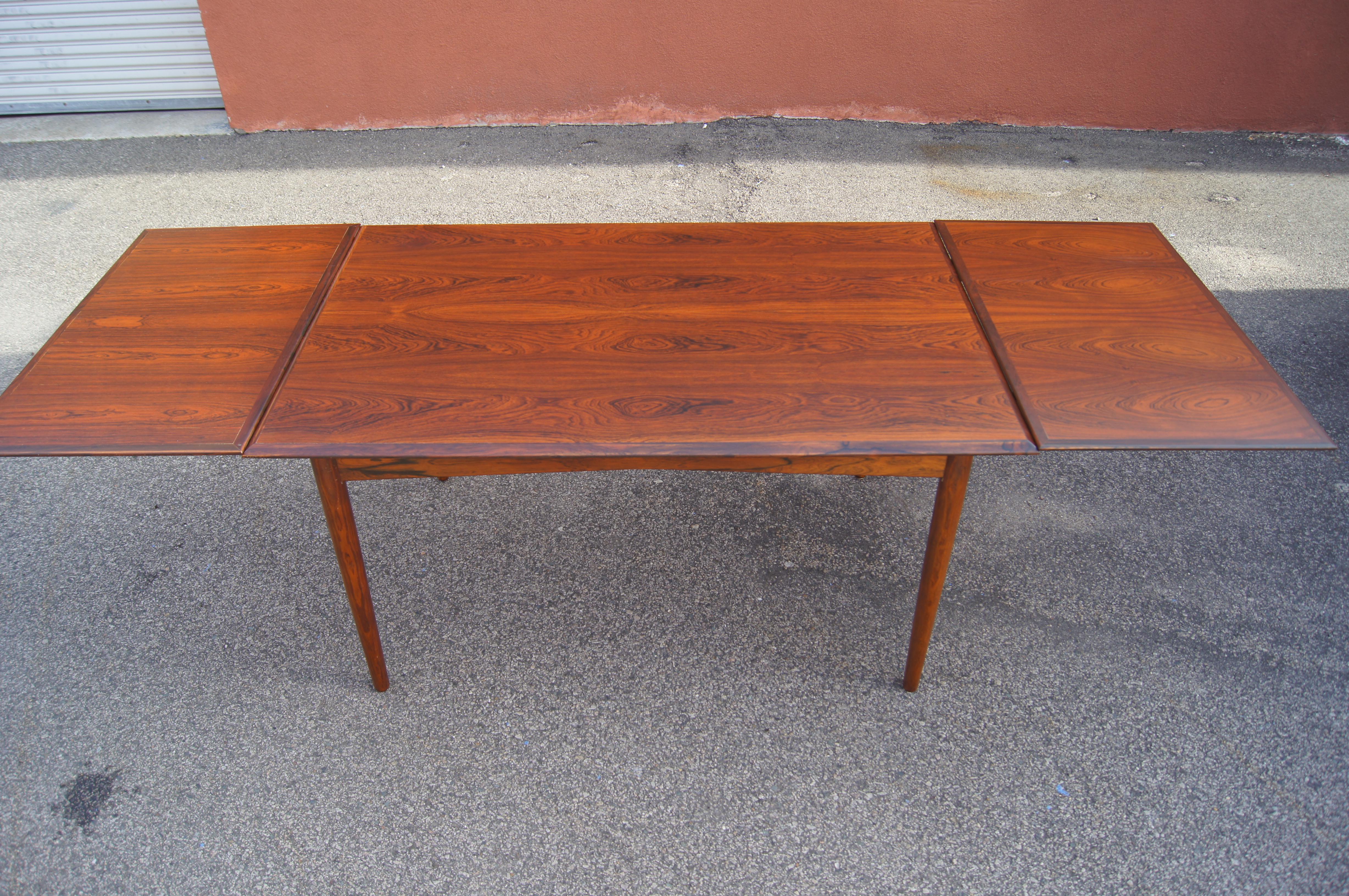 Danish Modern Rosewood Dining Table with Extensions For Sale 2