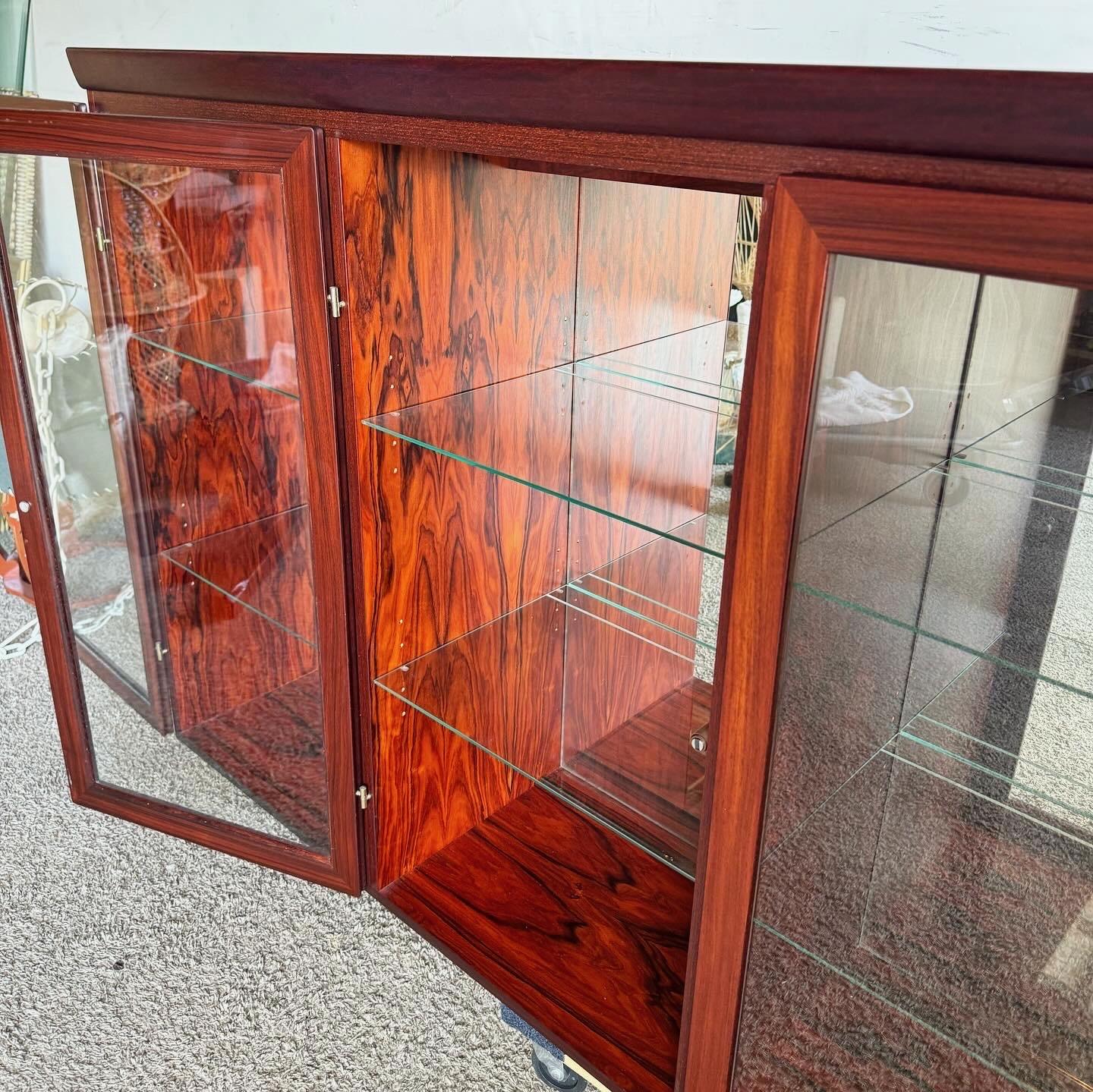 Dänischer moderner dänischer Vitrinenschrank aus Rosenholz von Skovby im Angebot 4