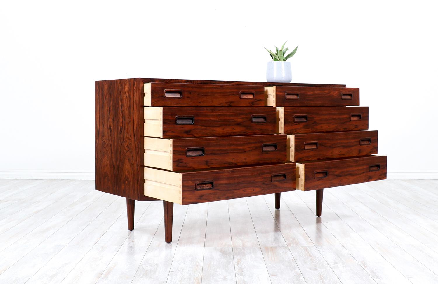Danish Modern Rosewood Dresser by Carlo Jensen for Hundevad & Co. In Excellent Condition In Los Angeles, CA