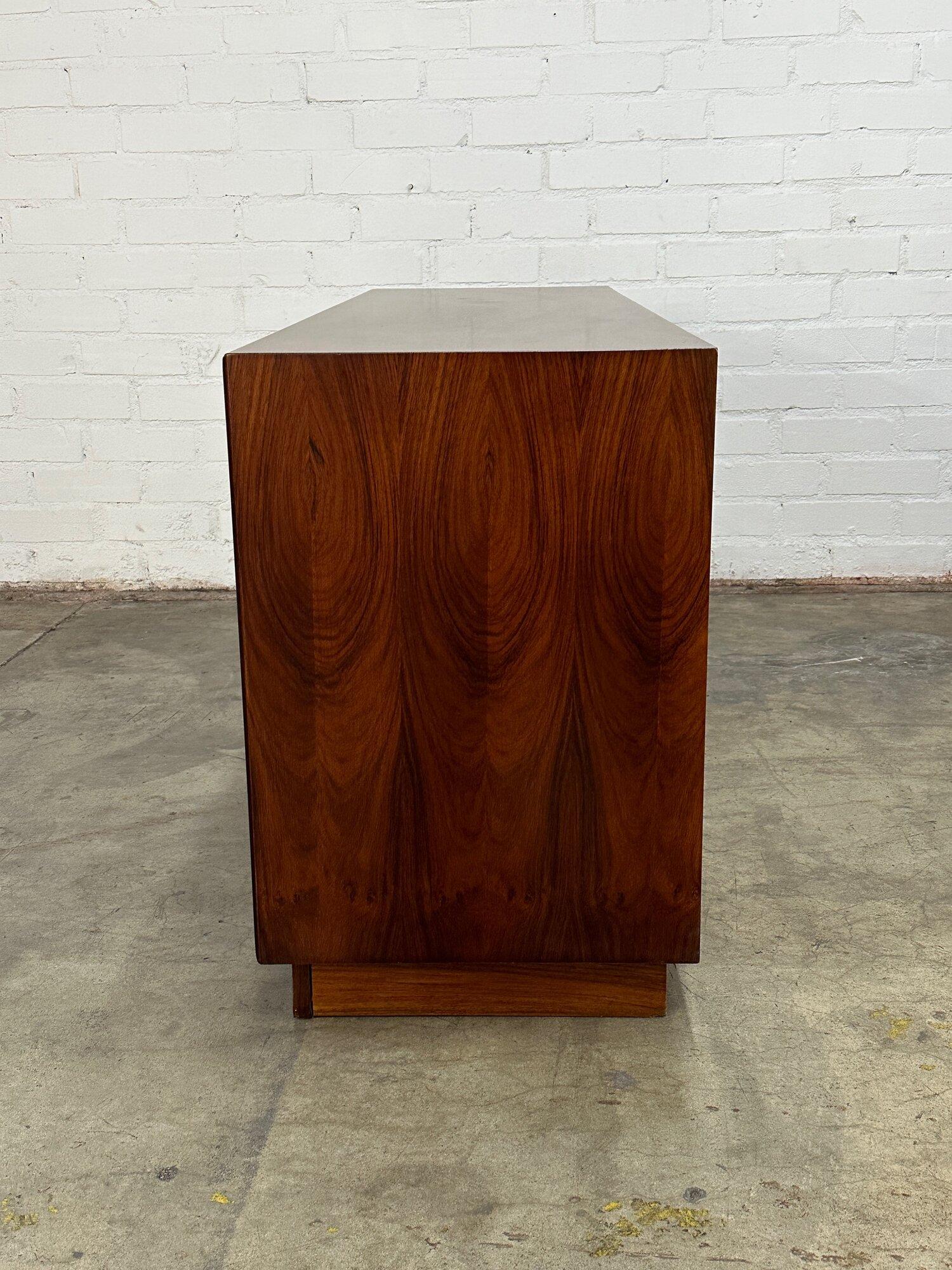 Danish Modern Rosewood Dresser For Sale 3
