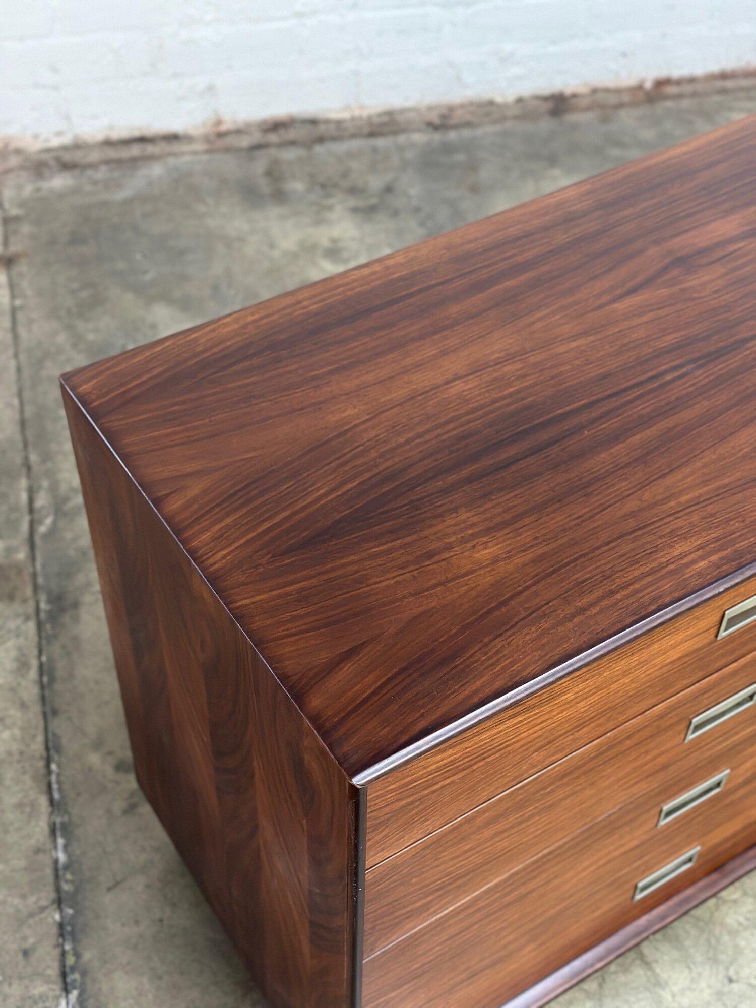 Danish Modern Rosewood Dresser For Sale 4