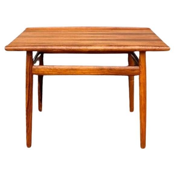 Mid-Century Modern Danish Modern Rosewood End Table by Grete Jalk for Glostrup Møbelfabrik, 1960s For Sale