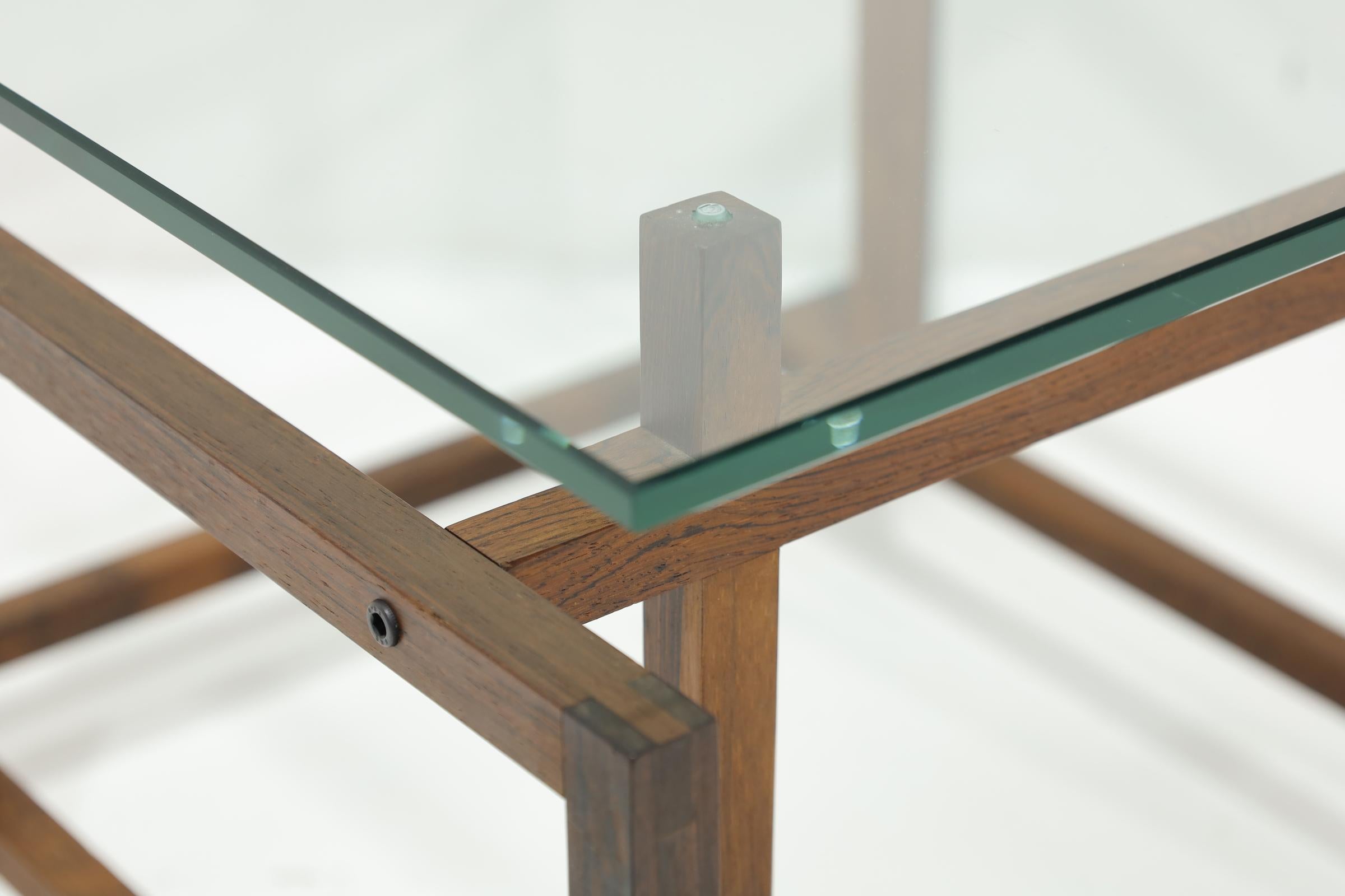 XX secolo Tavolino moderno danese in palissandro di Henning Norgaard per Komfort Cocktail Table in vendita