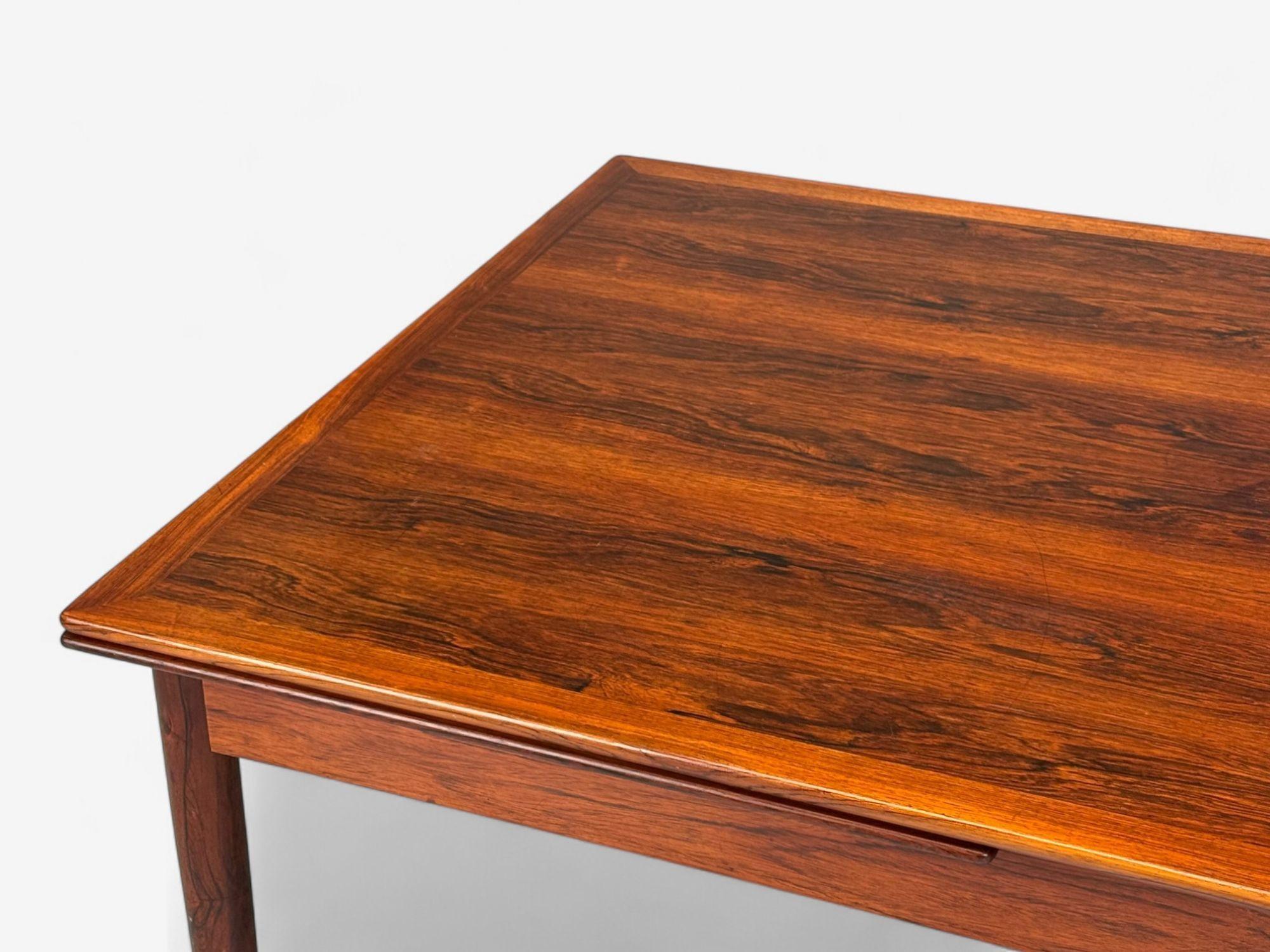 Mesa de comedor extensible, danesa, moderna, de palisandro, Dinamarca, años 60 en venta 1