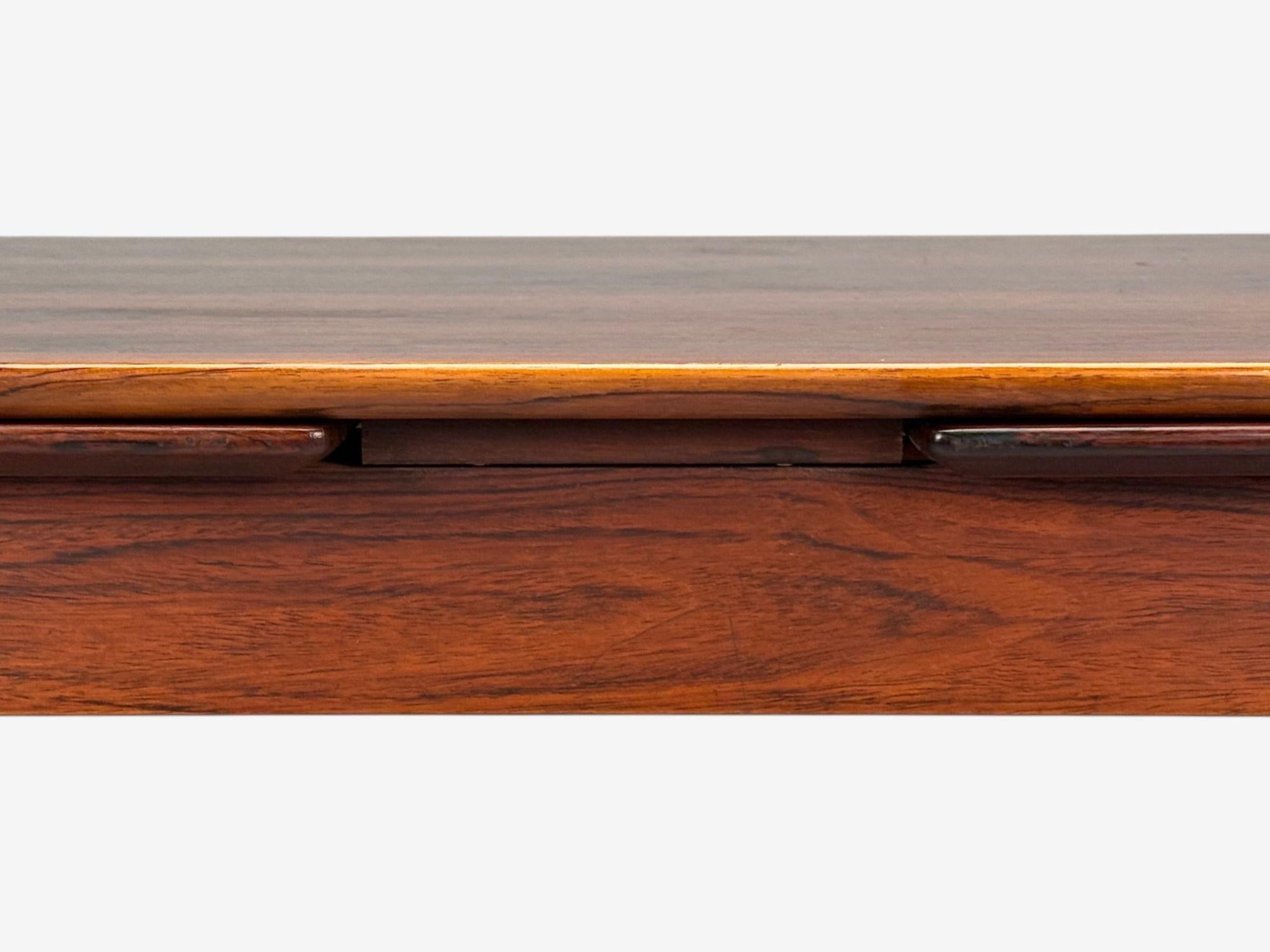 Mesa de comedor extensible, danesa, moderna, de palisandro, Dinamarca, años 60 en venta 2