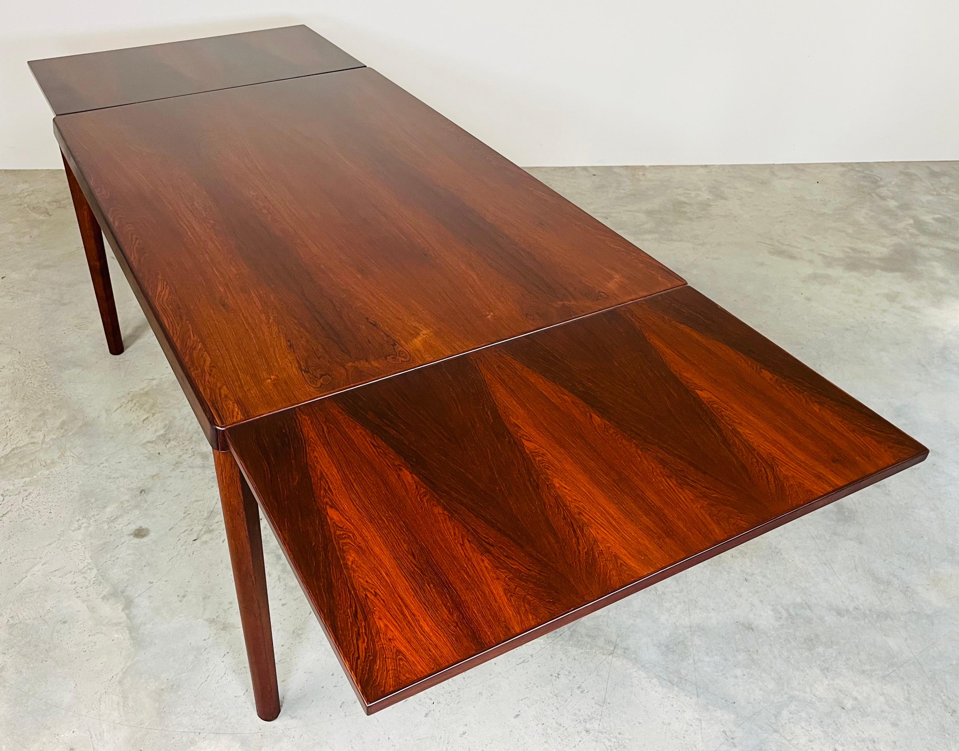 Scandinavian Modern Danish Modern Rosewood Expandable Dining Table 