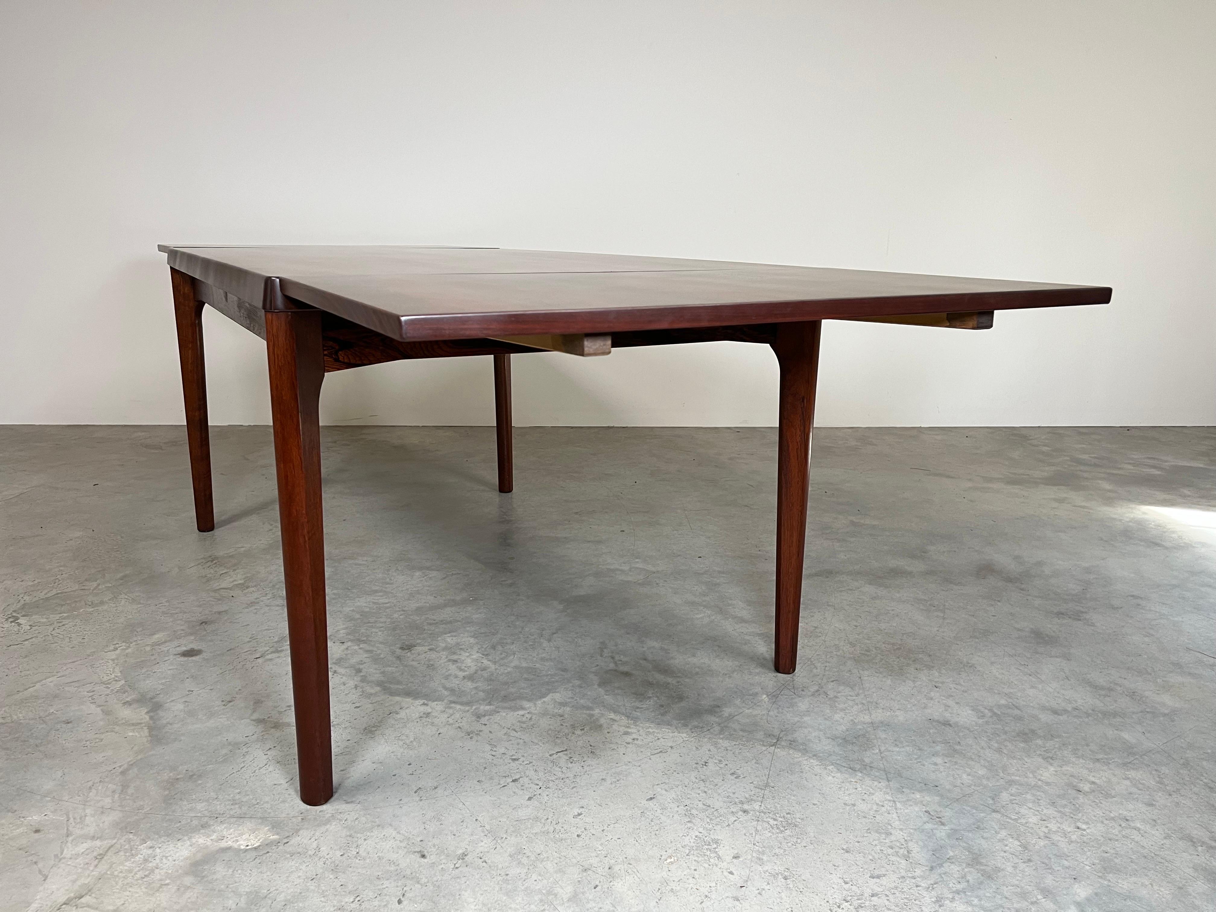 Veneer Danish Modern Rosewood Expandable Dining Table 