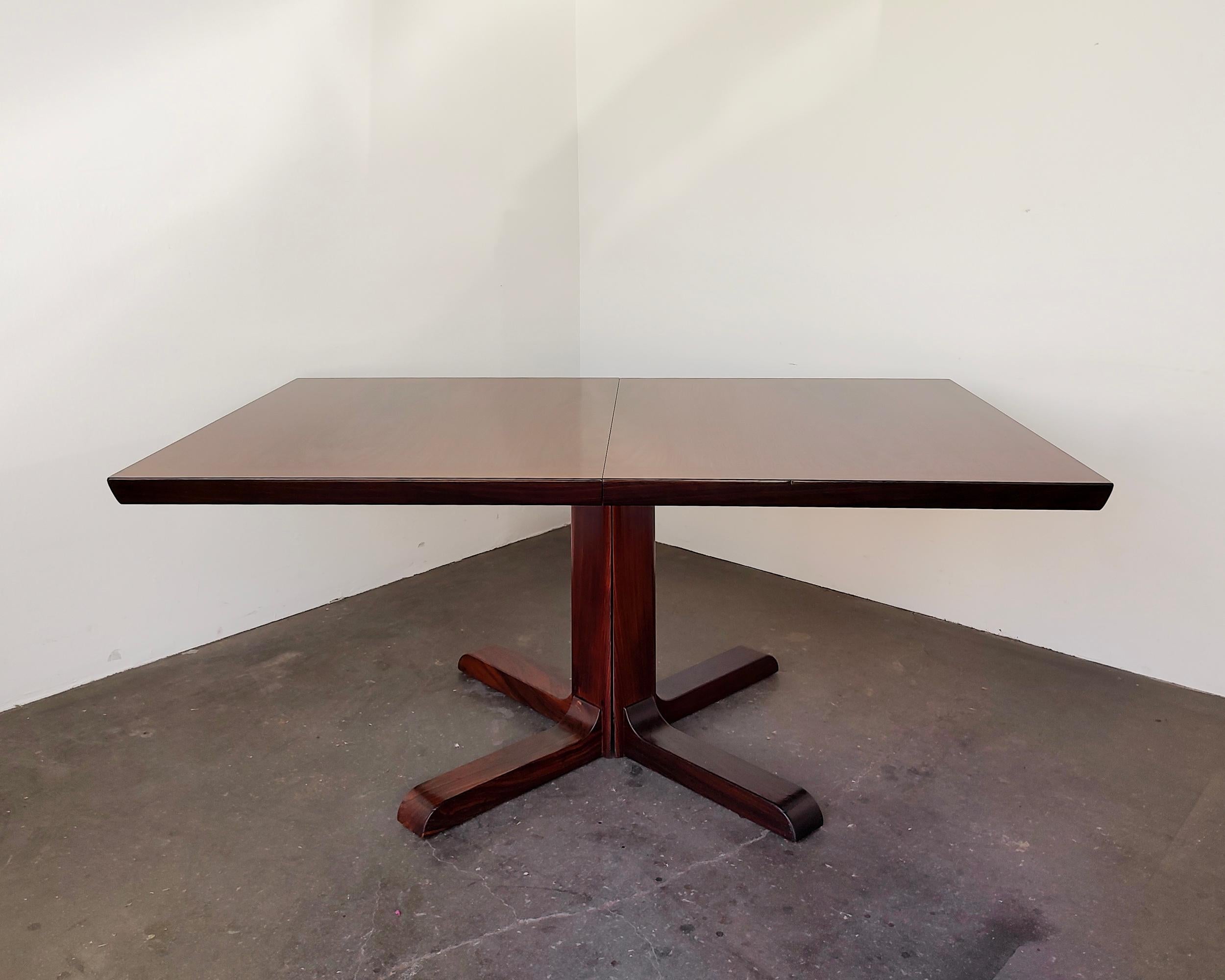 Danish Modern Rosewood Expanding Dining Table by Skovby Mobelfabrik A/S 4