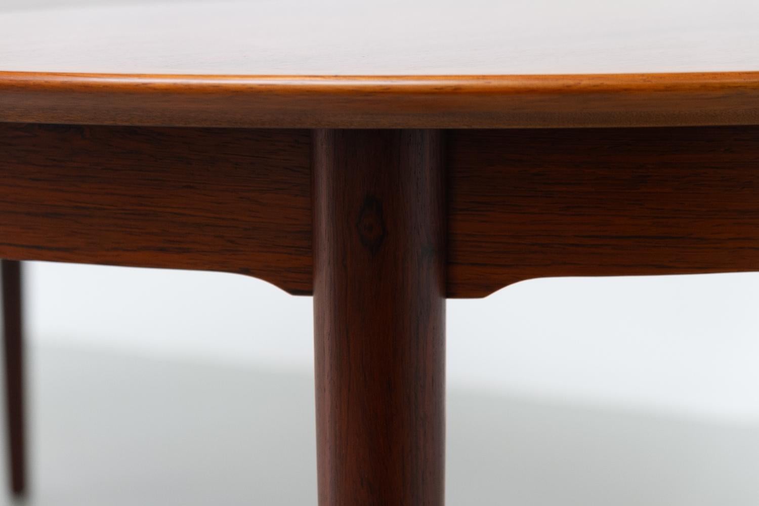 Mesa de comedor extensible danesa moderna de palisandro de Arne Vodder, años 50. en venta 13