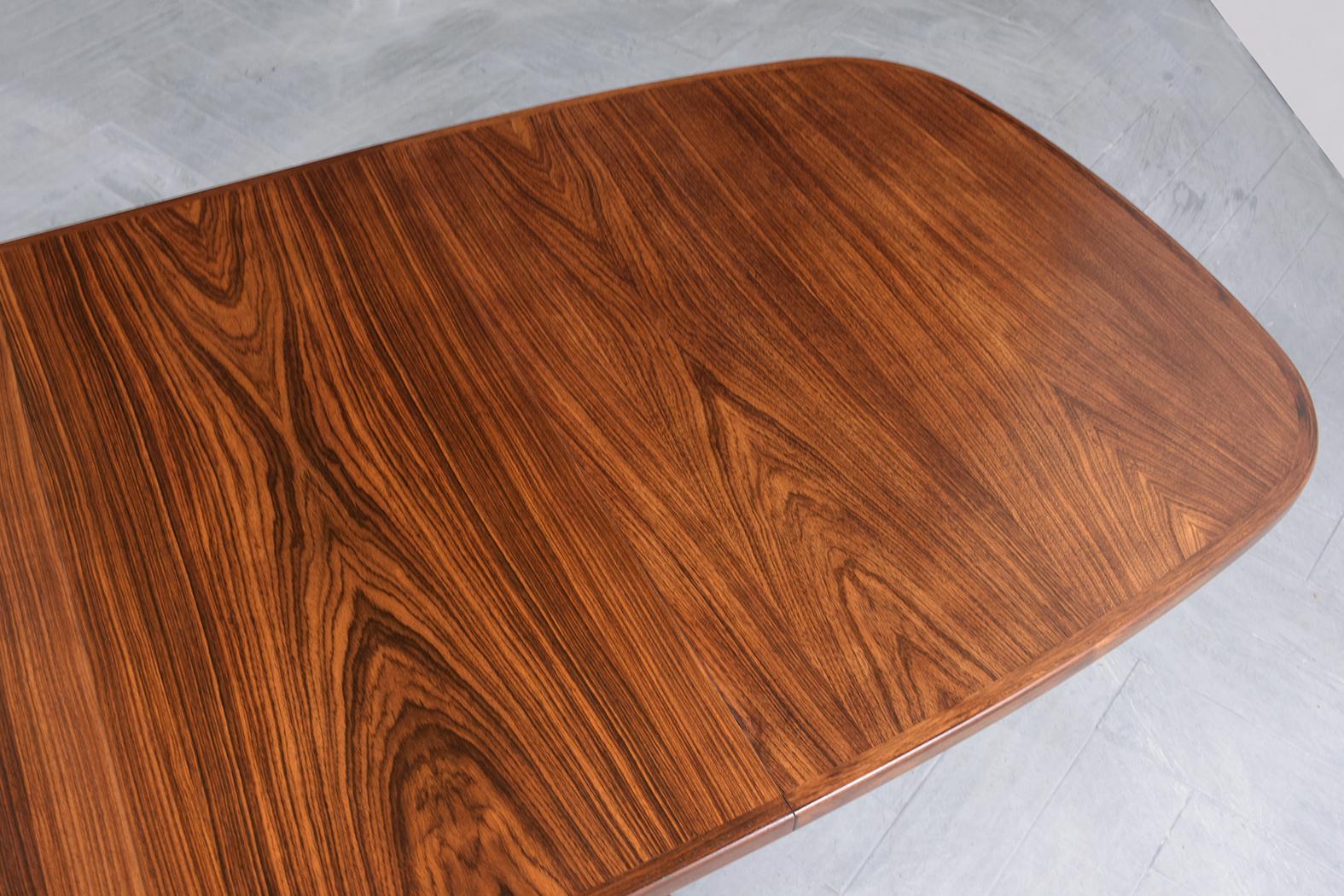 Danish Modern Rosewood Extendable Dining Table In Good Condition In Los Angeles, CA