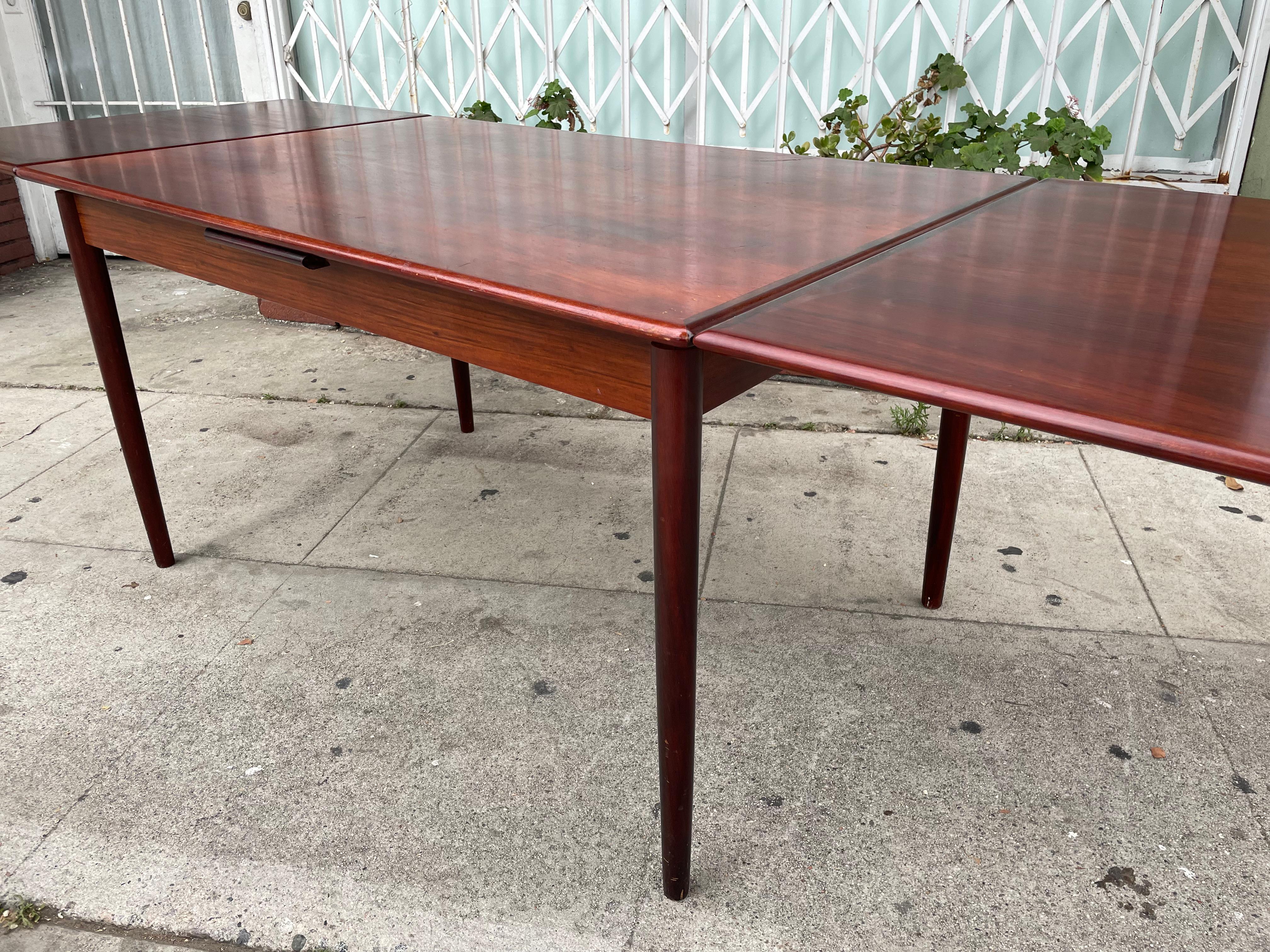 Danish Modern Rosewood Extending Dining Table by Am Mobler For Sale 4