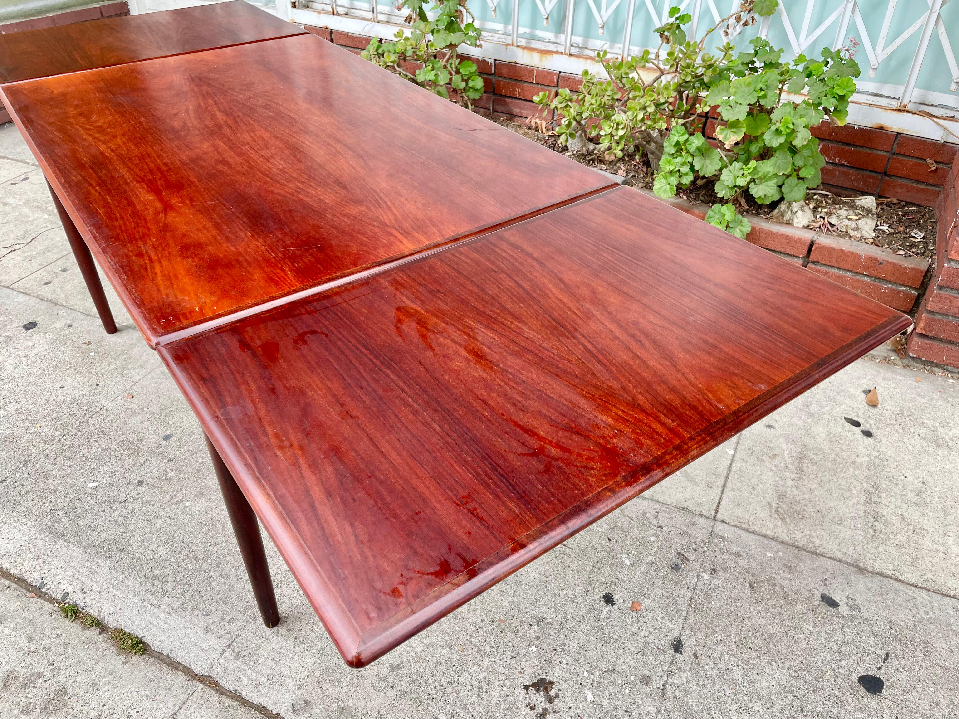 Danish Modern Rosewood Extending Dining Table by Am Mobler For Sale 1