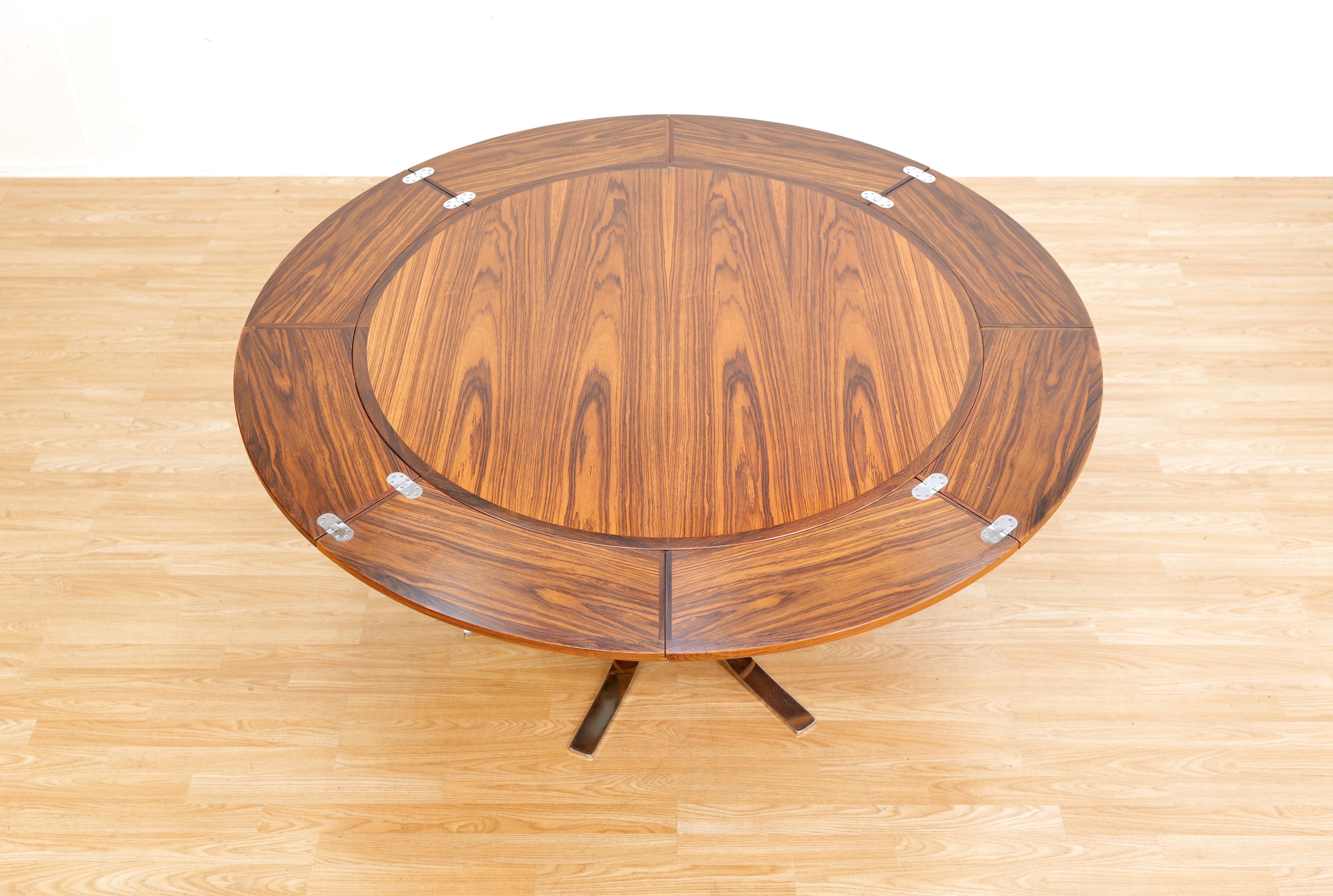 Danois Danish Modern Rosewood ‘Flip-Flap’ Lotus Dining Table by Dyrlund en vente