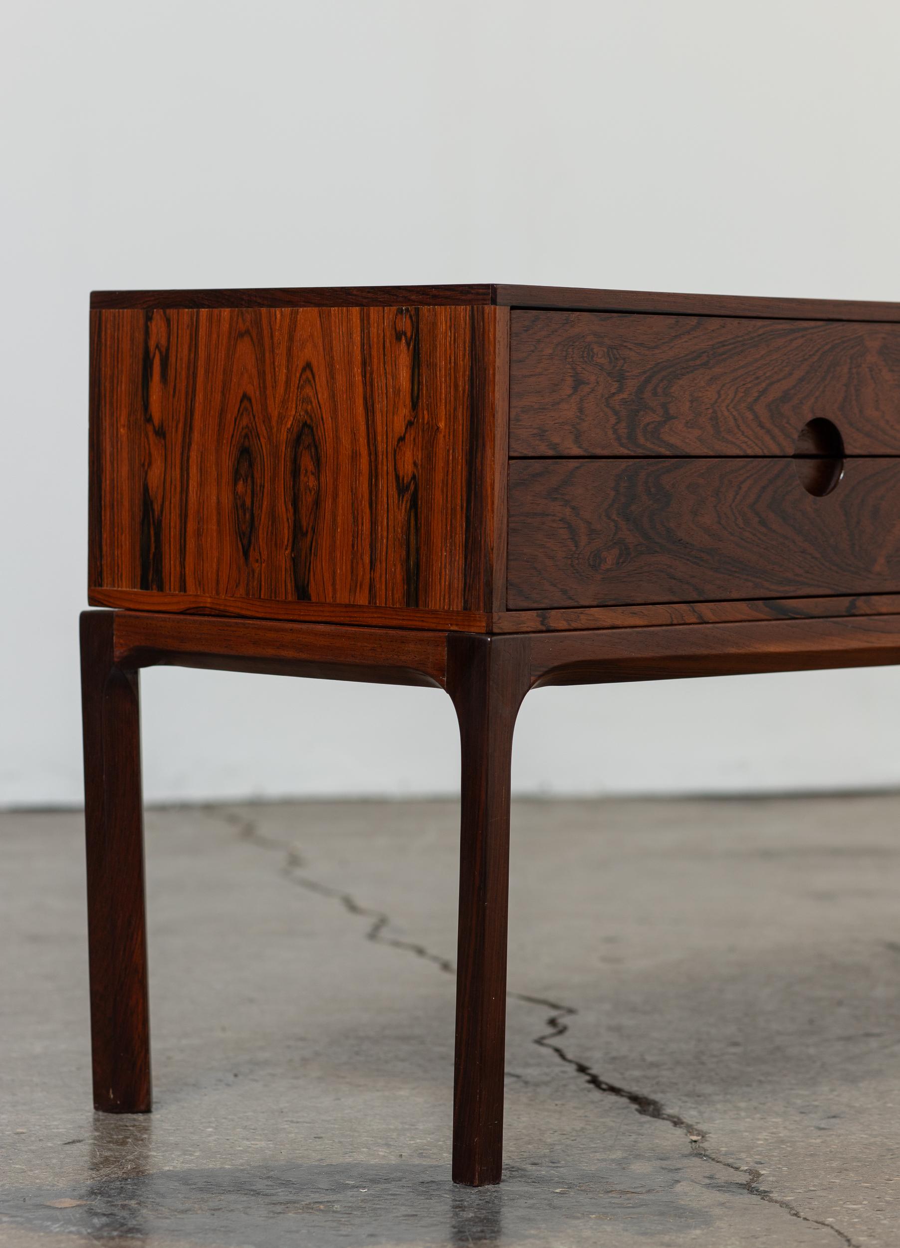 Cassettone moderno danese in palissandro Kai Kristiansen, modello 394 in vendita 3