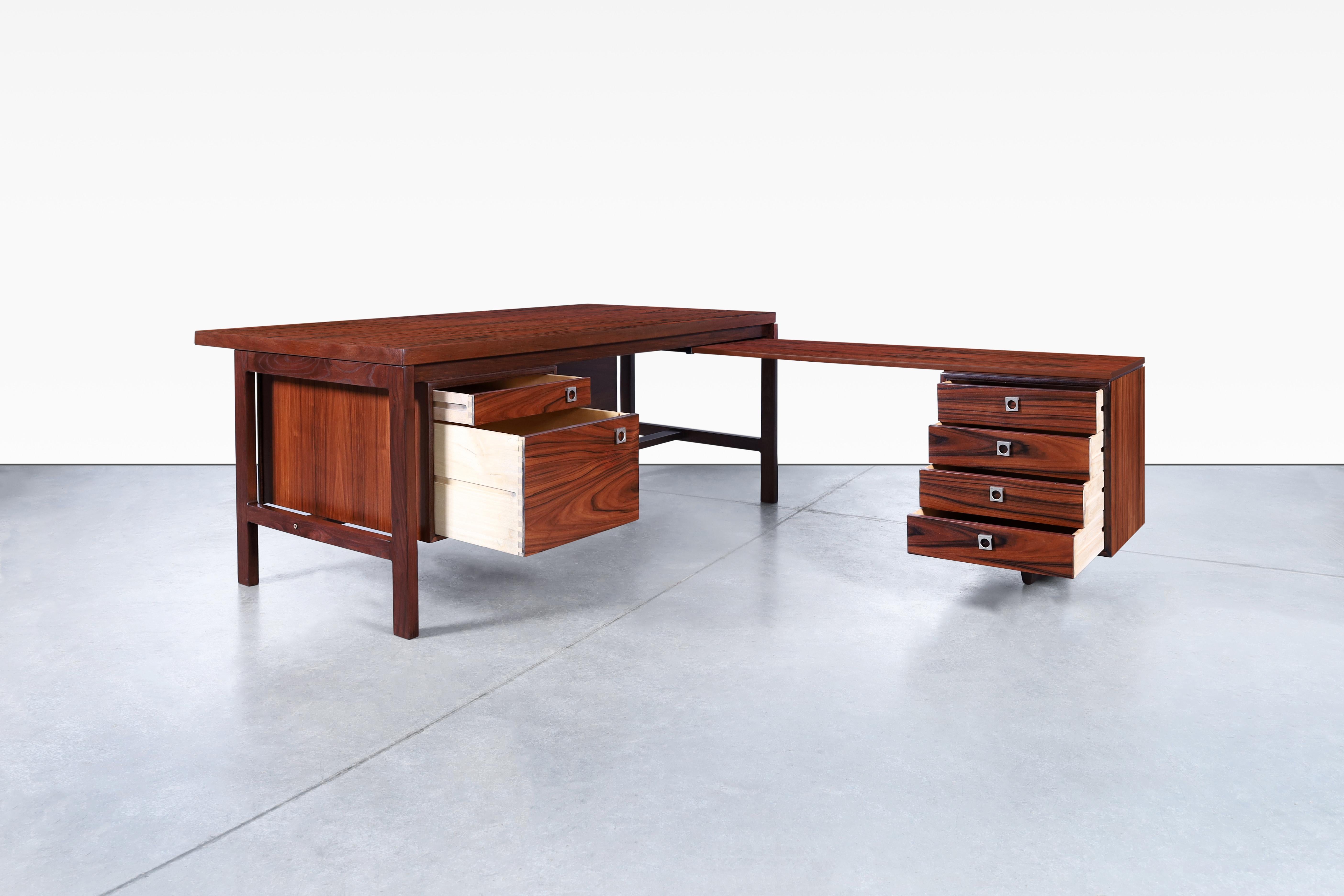 Dänischer moderner L-förmiger Schreibtisch aus Rosenholz von Arne Vodder für H.P. Hansen (Moderne der Mitte des Jahrhunderts) im Angebot