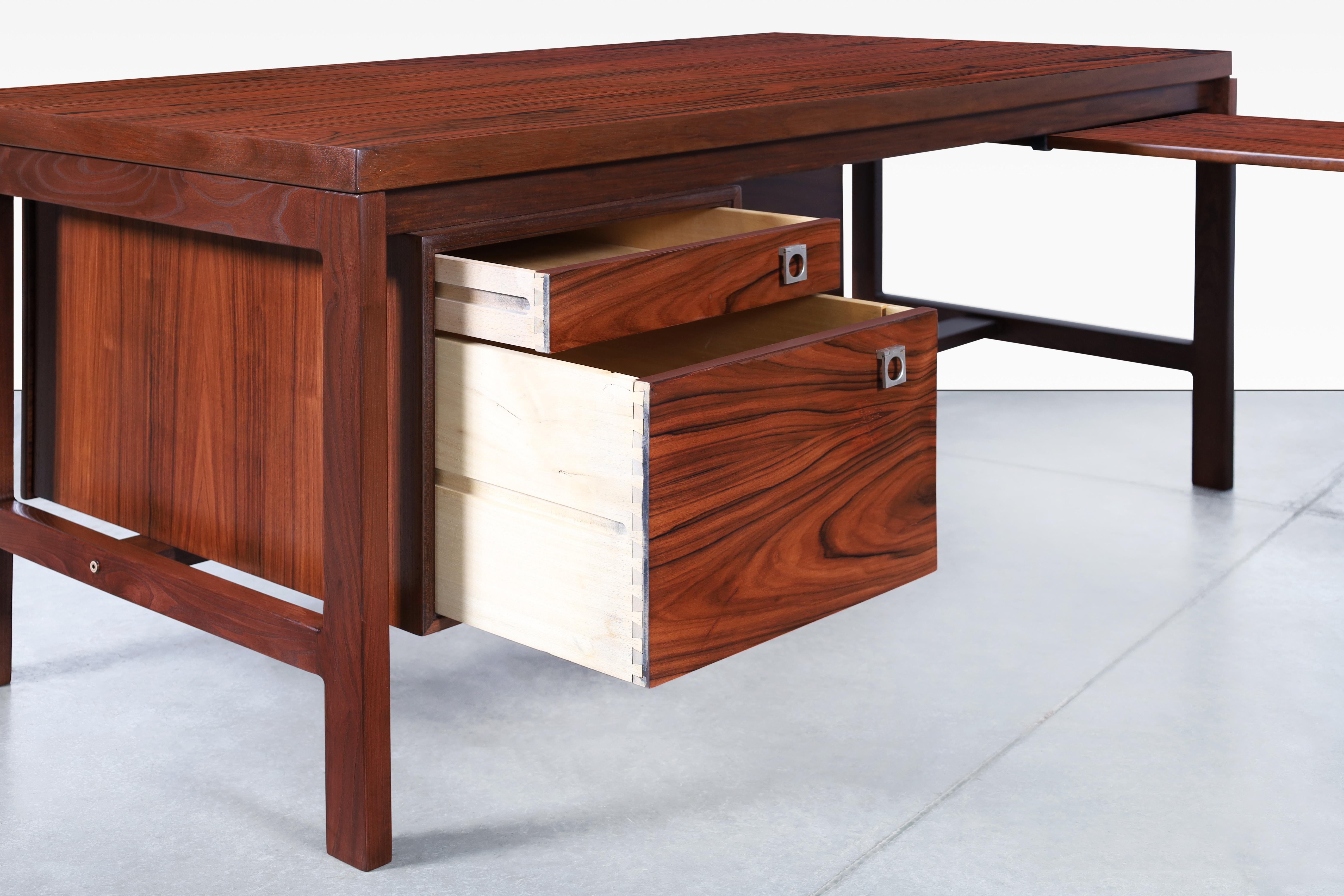 Danish Modern Rosewood L-Shaped Desk by Arne Vodder for H.P. Hansen In Excellent Condition For Sale In North Hollywood, CA