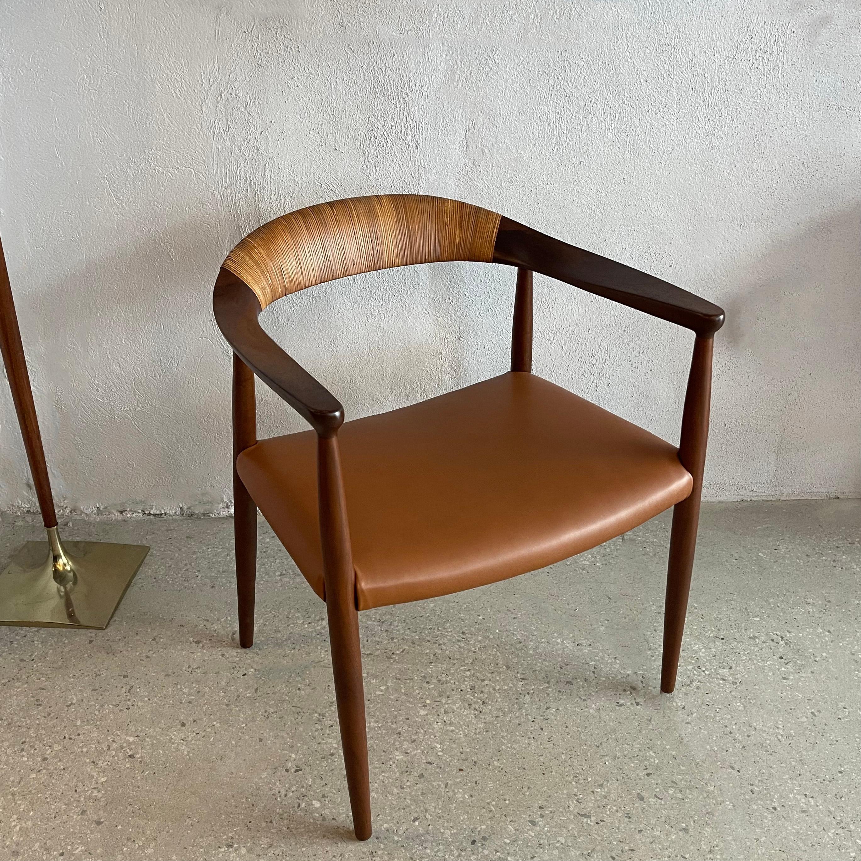 Scandinave moderne Chaise moderne danoise en cuir de bois de rose d'après Hans J. Wegner en vente