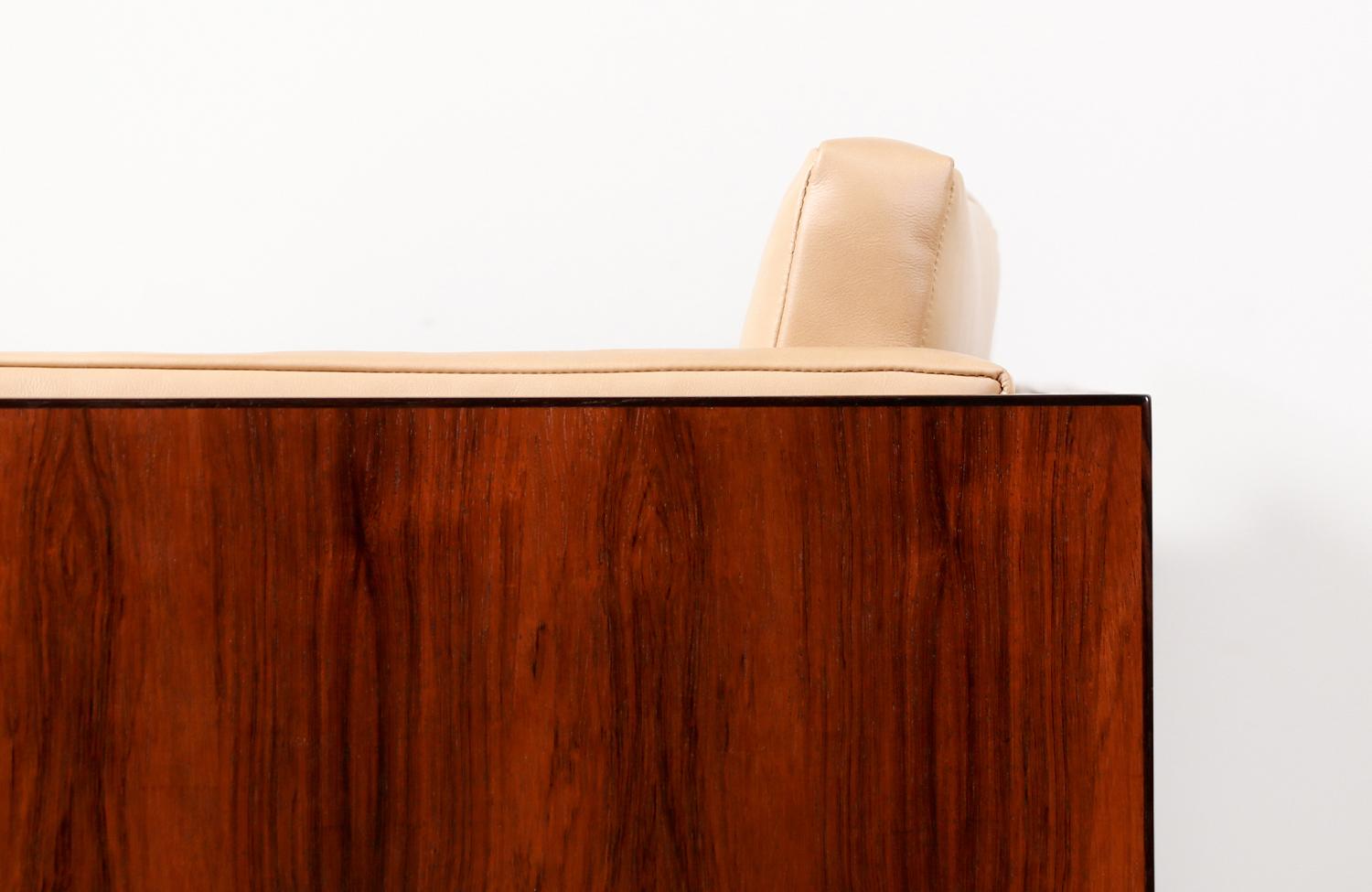 Expertly Restored - Danish Modern Rosewood & Leather Sofa by Jydsk Mobelvaerk For Sale 6