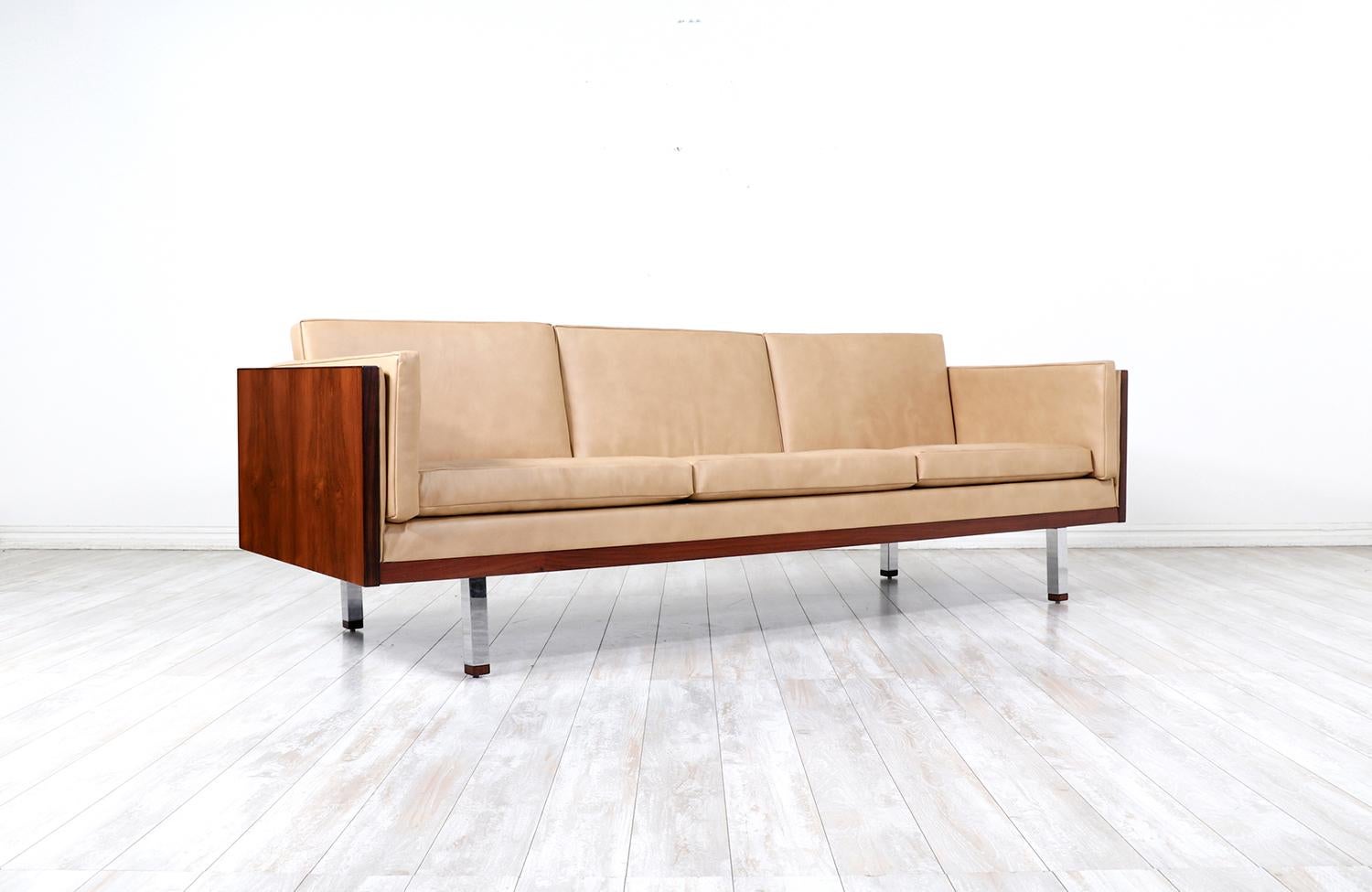 Mid-Century Modern Expertly Restored - Danish Modern Rosewood & Leather Sofa by Jydsk Mobelvaerk For Sale
