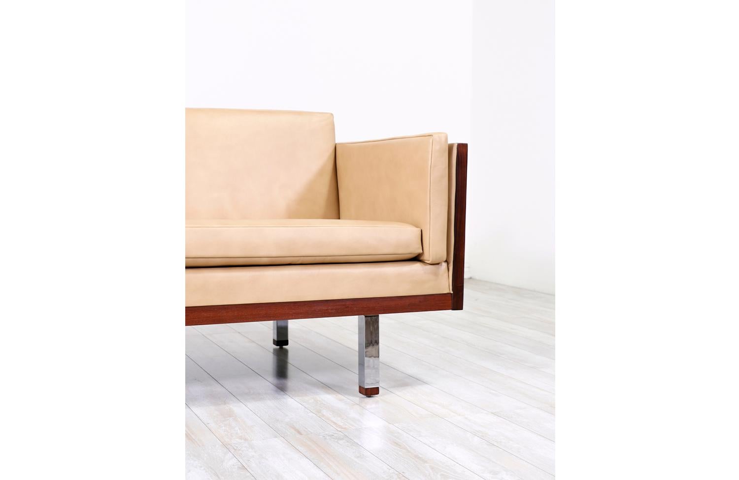 Expertly Restored - Danish Modern Rosewood & Leather Sofa by Jydsk Mobelvaerk For Sale 3