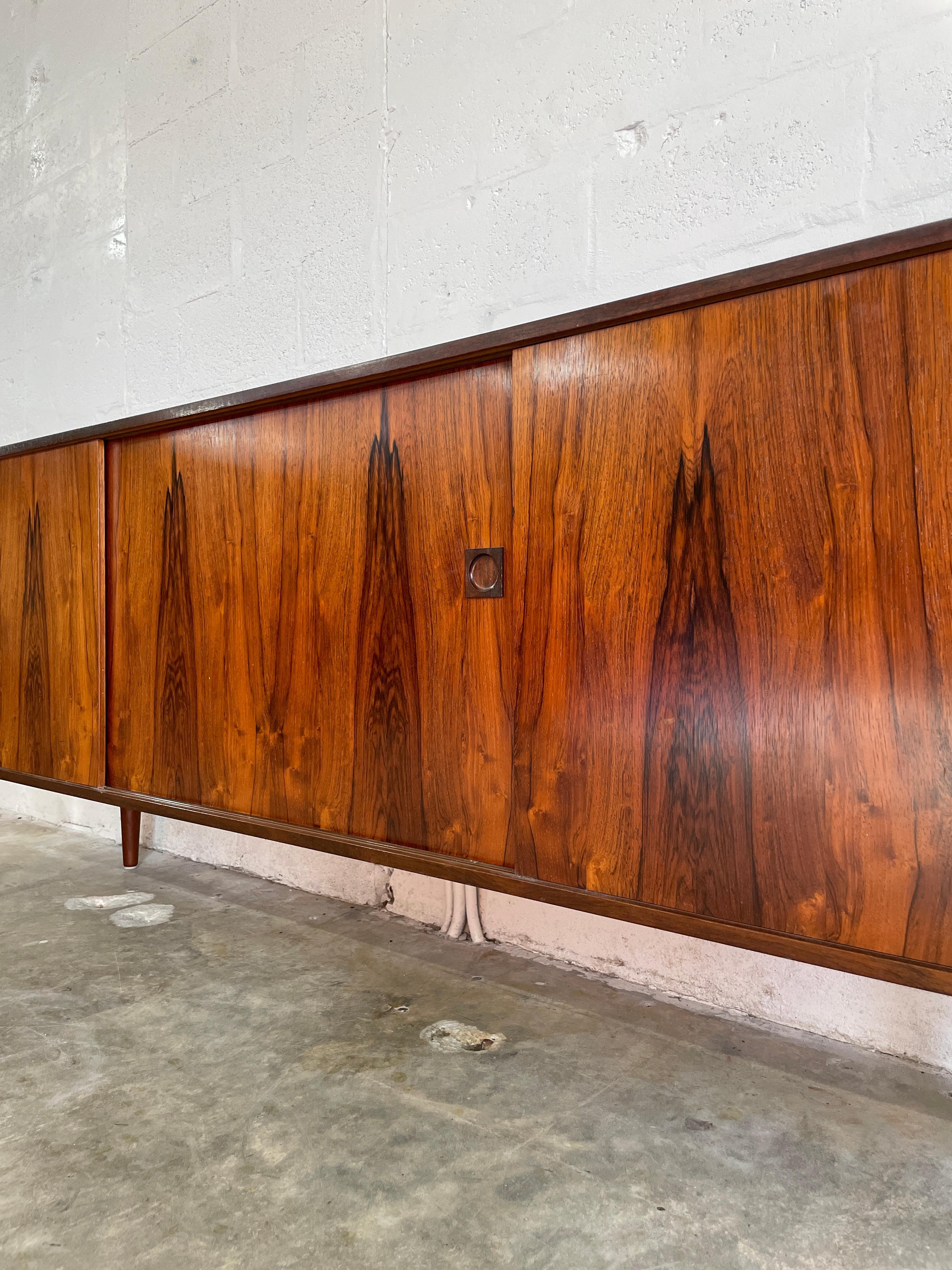Mid-Century Modern Danish Modern Rosewood Long Credenza or Media Console For Sale