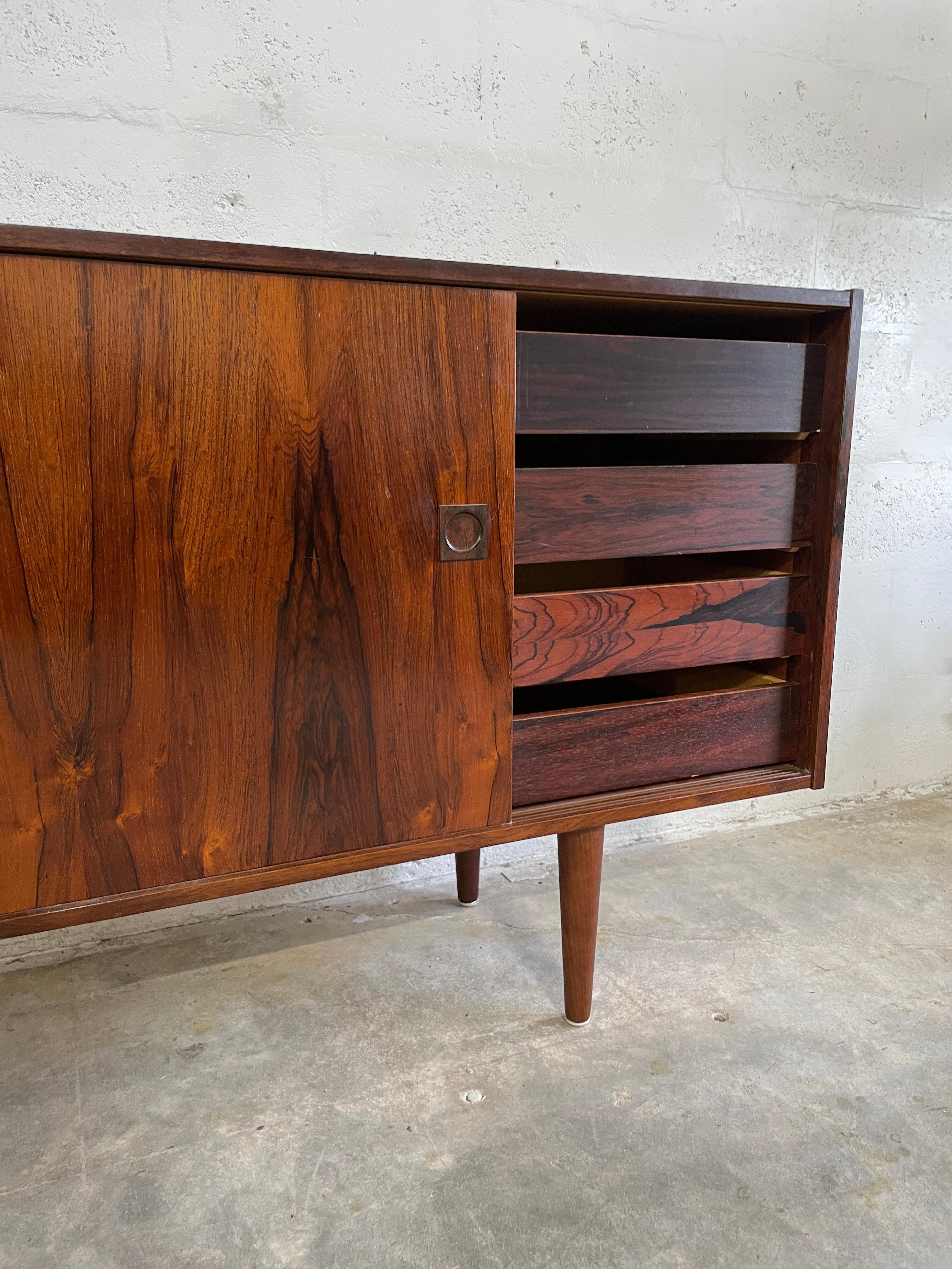 Wood Danish Modern Rosewood Long Credenza or Media Console For Sale