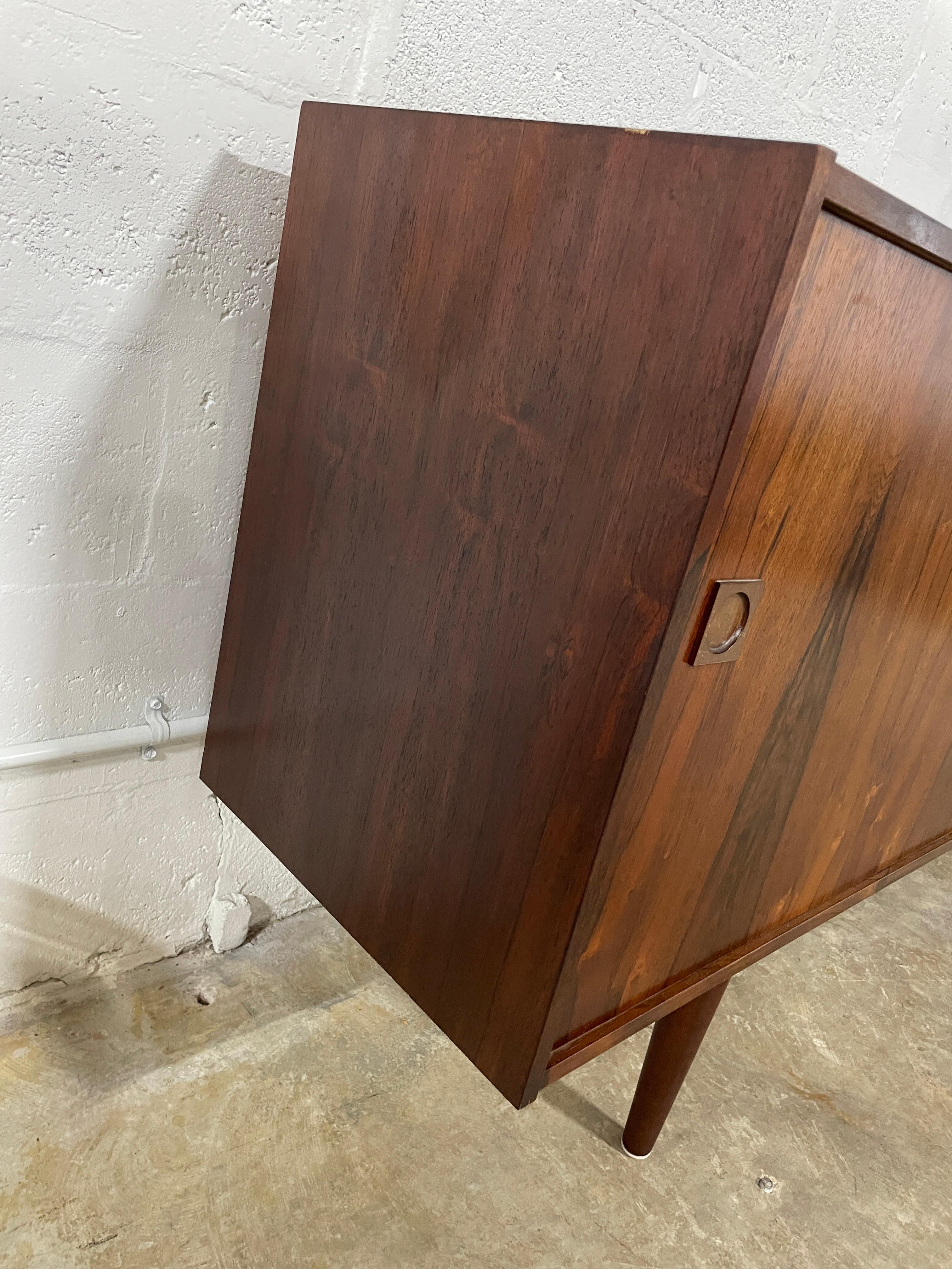 Danish Modern Rosewood Long Credenza or Media Console For Sale 3