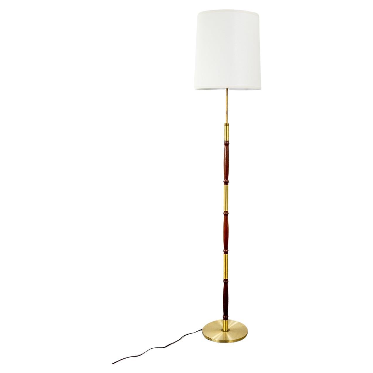 Dänische moderne Stehlampe aus Rosenholz und Metall, modern im Angebot