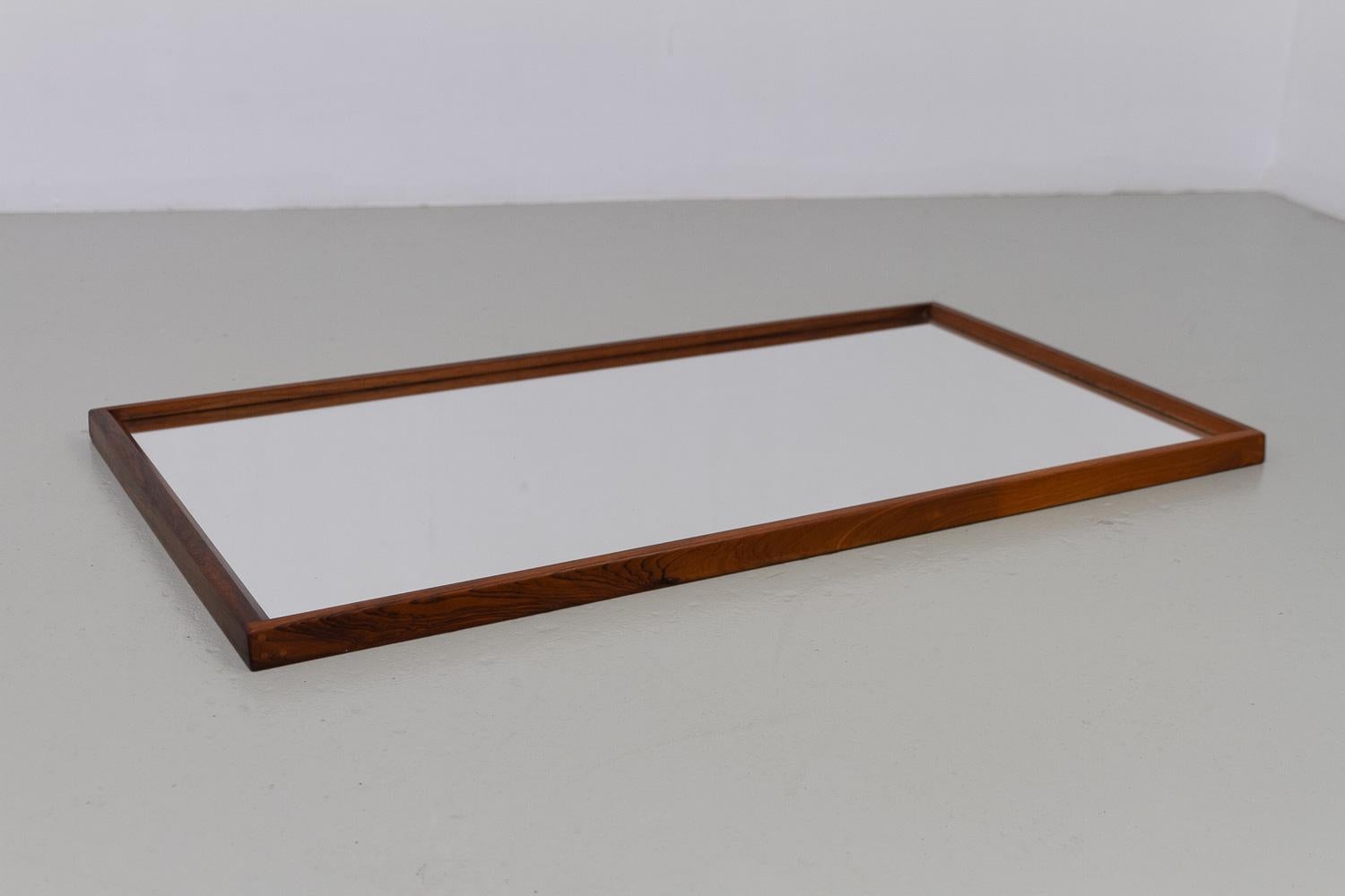 Scandinavo moderno Specchio moderno danese in legno di palissandro di Kai Kristiansen per Aksel Kjersgaard, 1960. in vendita