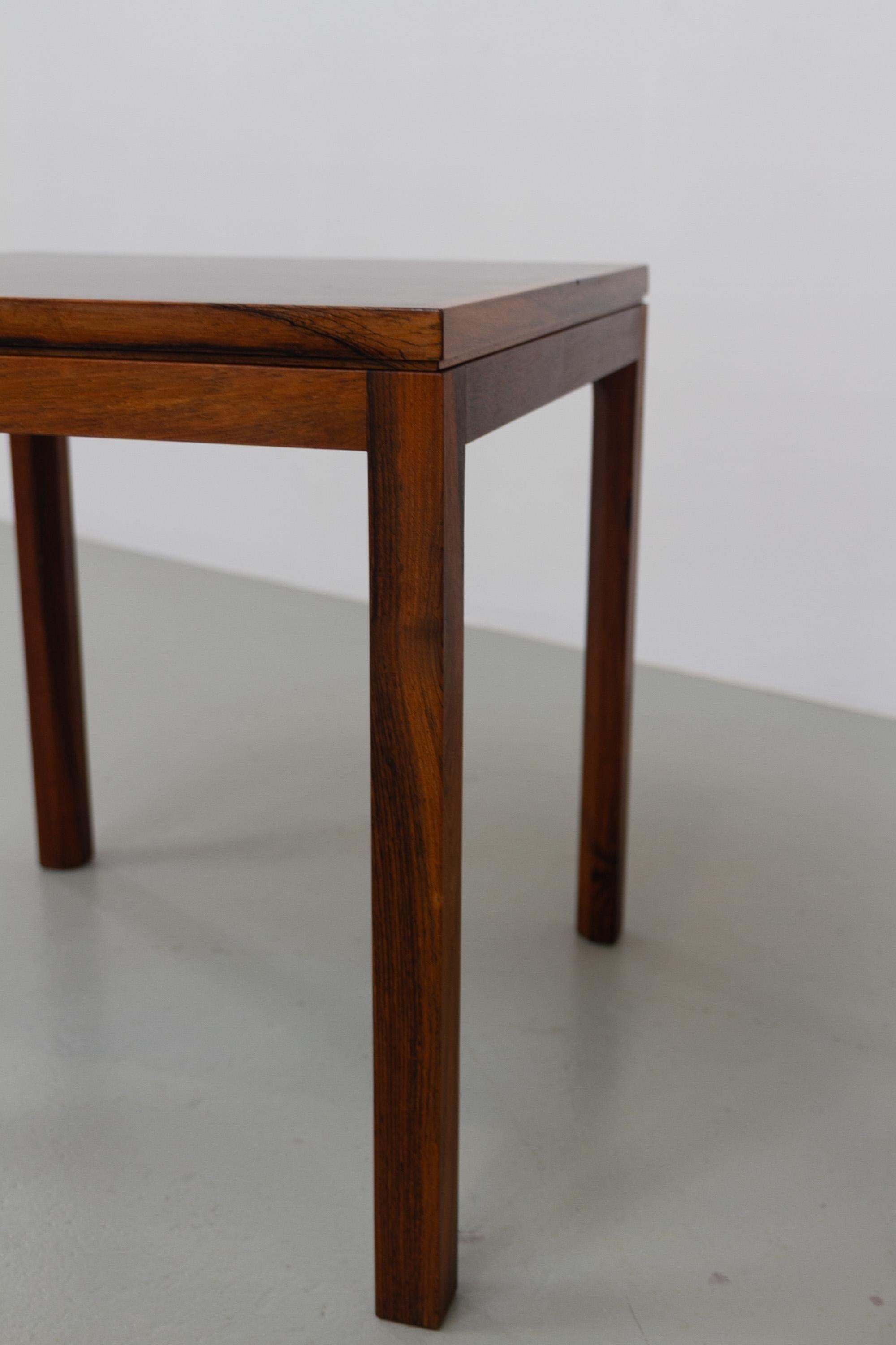 Danois Tables d'appoint modernes danoises en mosaïque de bois de rose par Tranekær Danemark, années 1960. Ensemble de 2. en vente