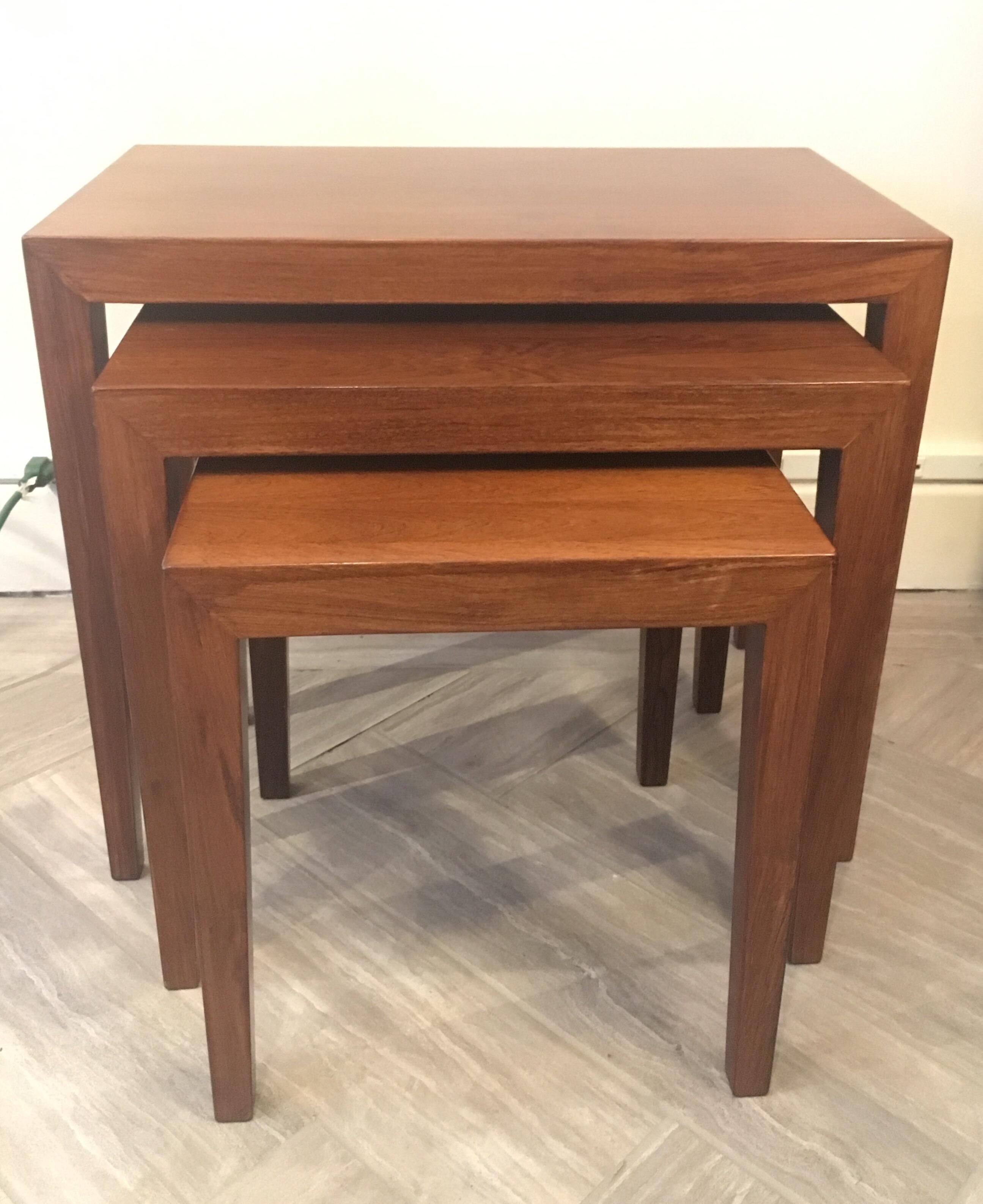 Danish Modern Rosewood Nesting Tables In Good Condition In Garrison, NY