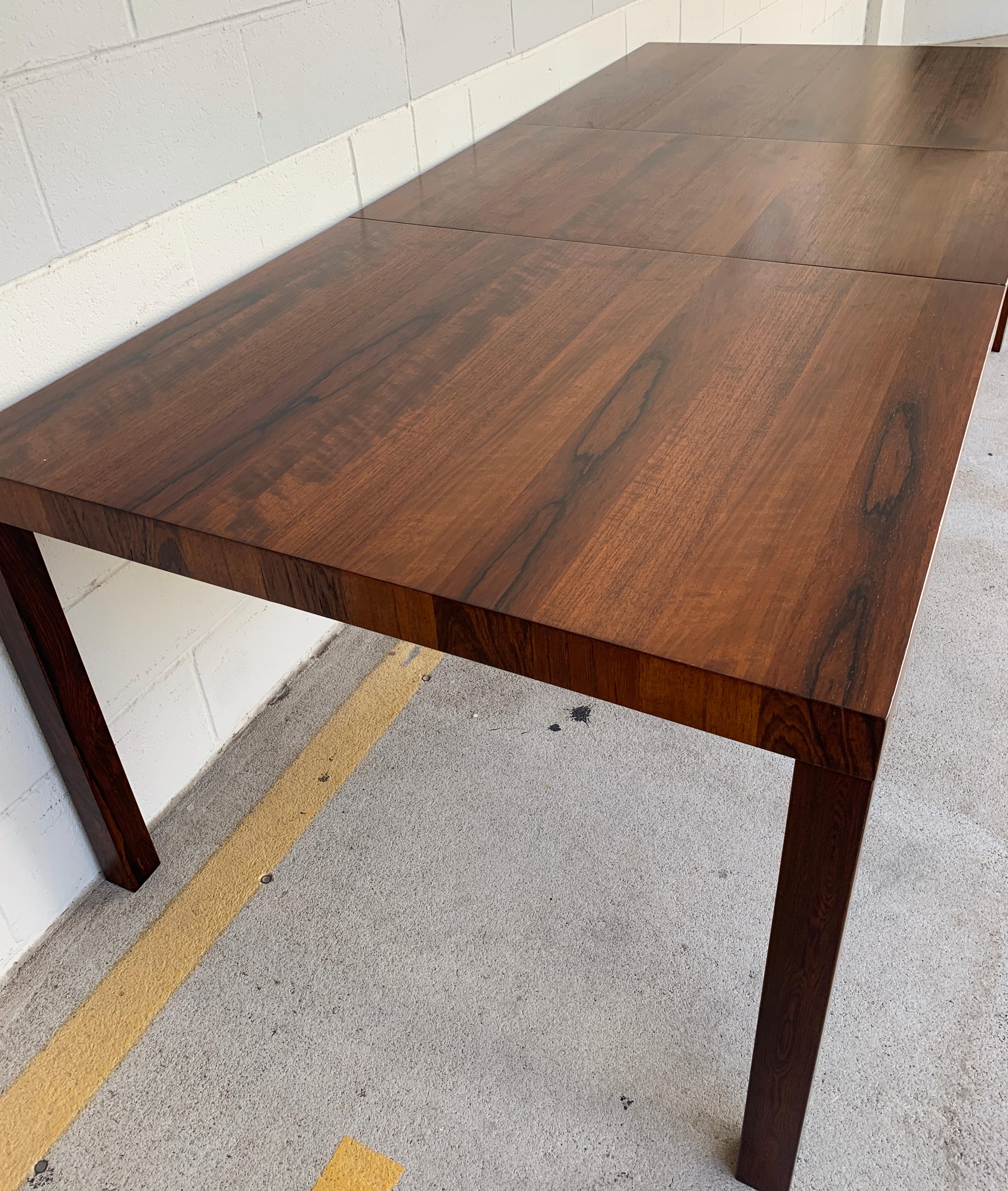 Danish Modern Rosewood Parsons Dining Room Table In Good Condition For Sale In Atlanta, GA