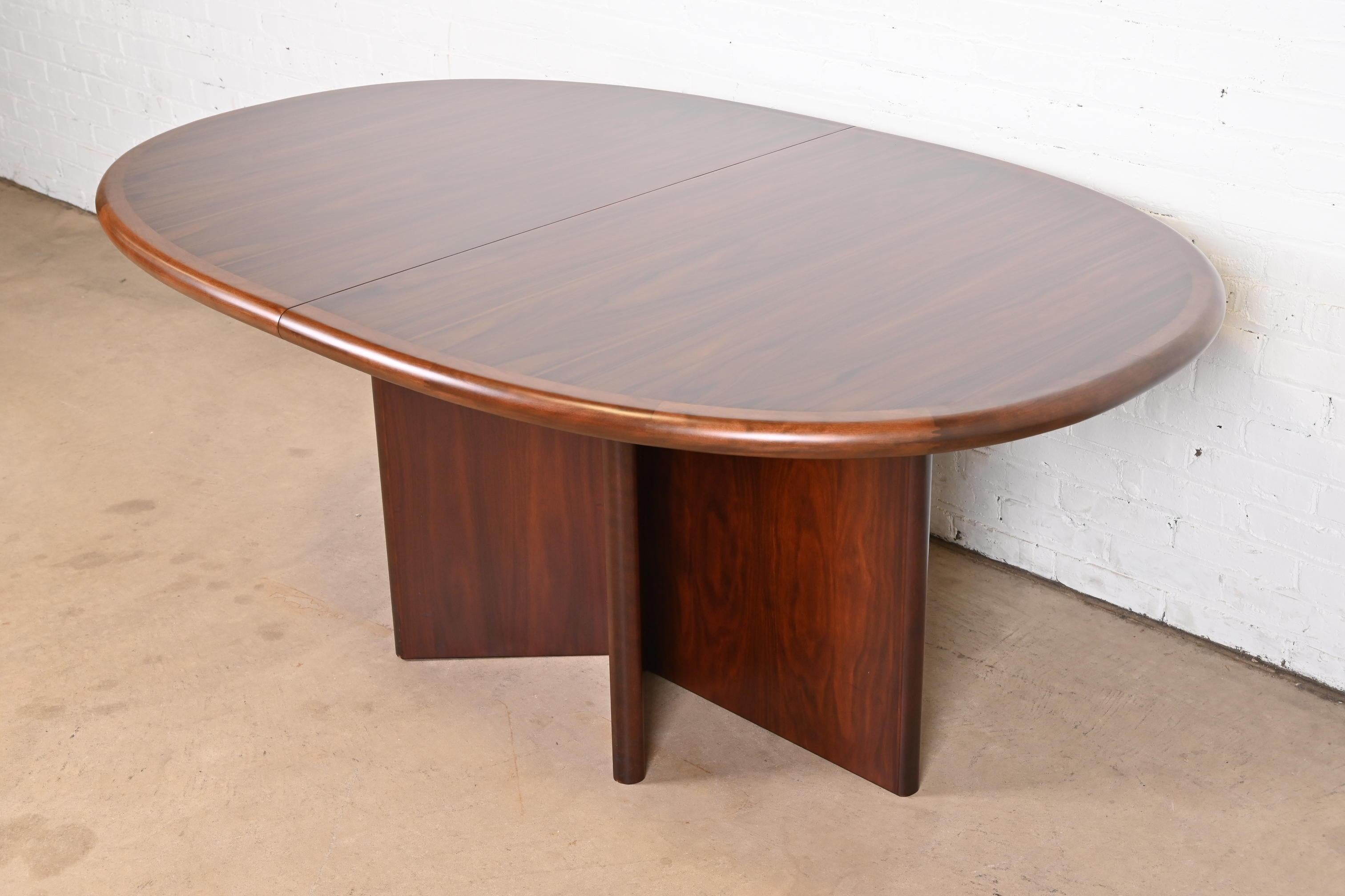 Danish Modern Rosewood Pedestal Dining Table by Ansager Mobler, Newly Refinished 7