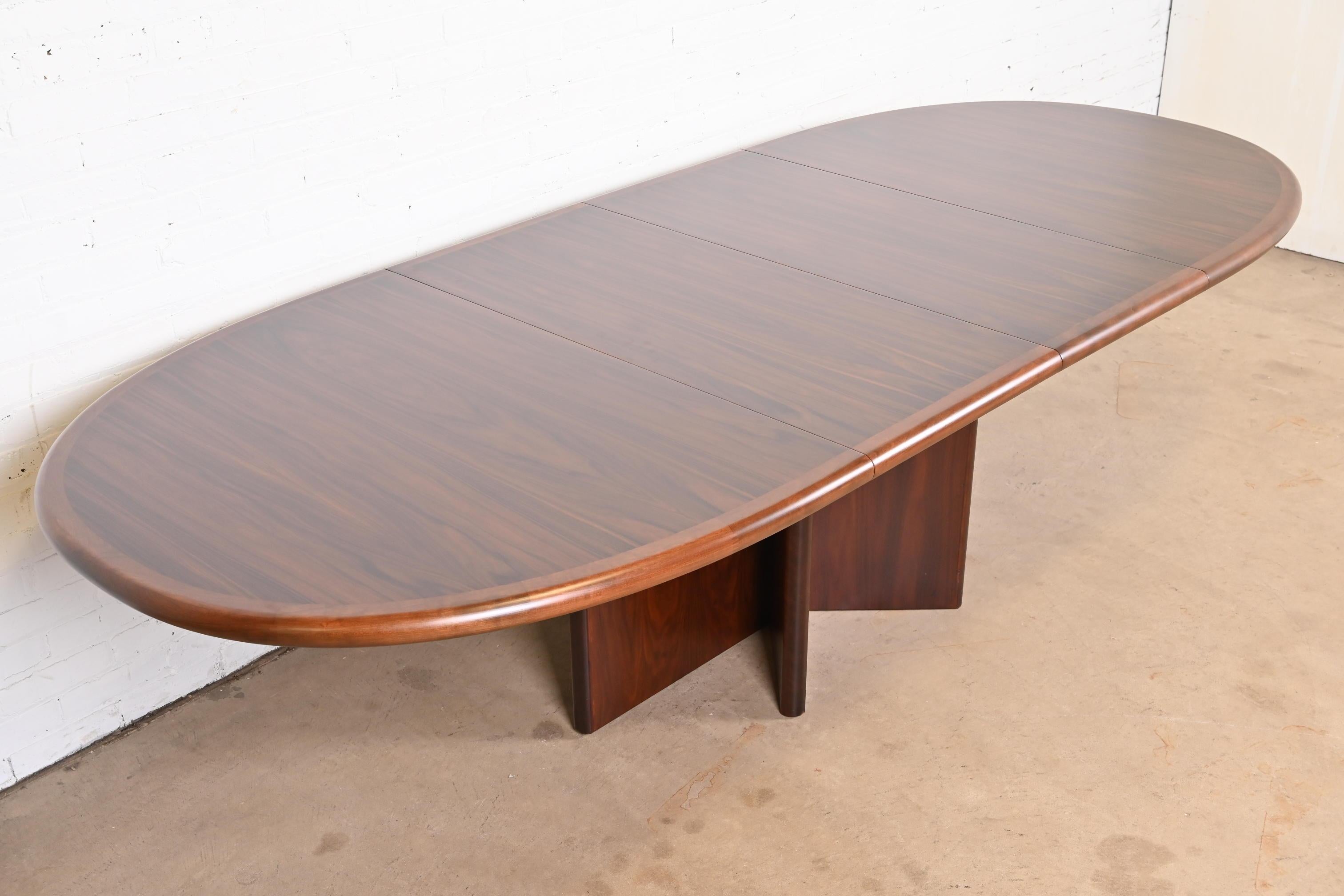 Danish Modern Rosewood Pedestal Dining Table by Ansager Mobler, Newly Refinished 1