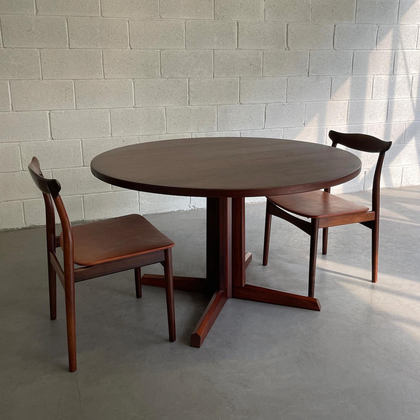 Danish Modern Rosewood Pedestal Dining Table 3