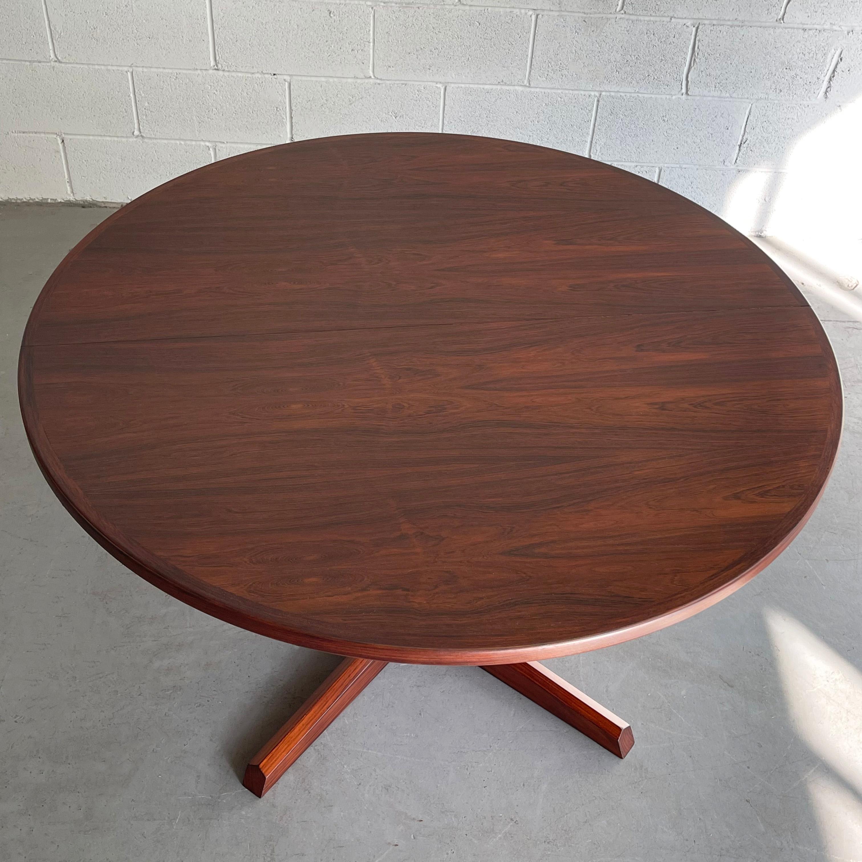 Danish Modern Rosewood Pedestal Dining Table 4