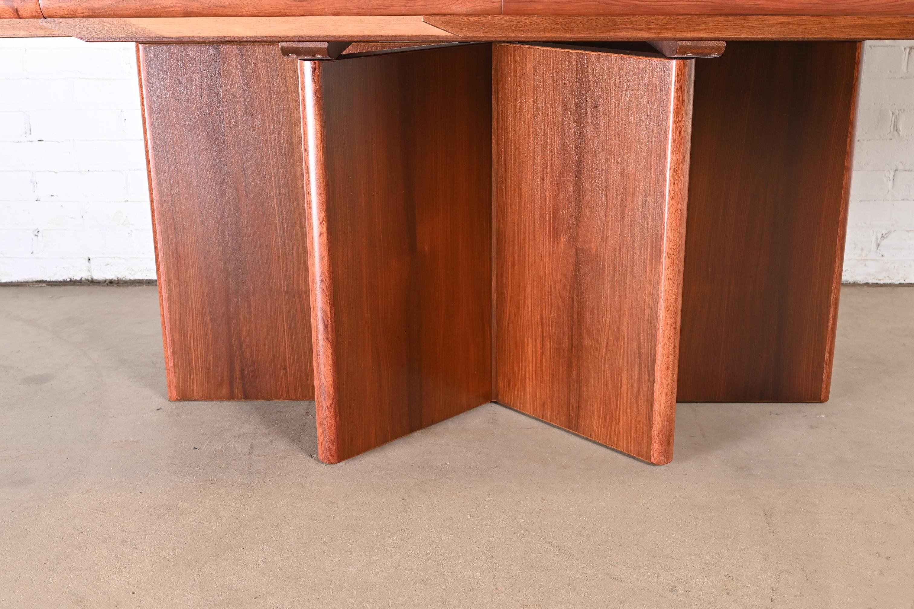 Mesa de comedor extensible con pedestal de palisandro de Ansager Mobler 4