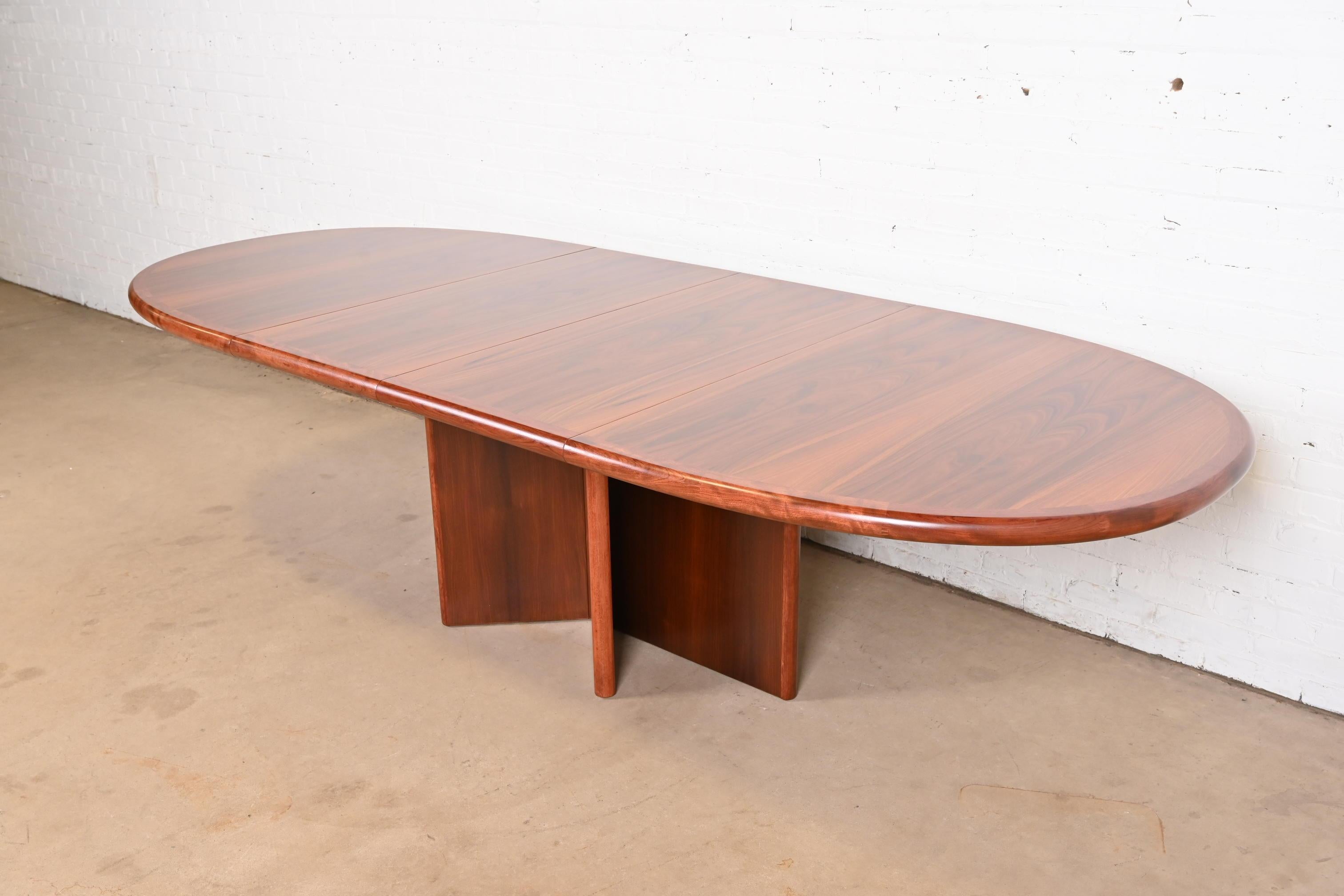 Mesa de comedor extensible con pedestal de palisandro de Ansager Mobler Danés