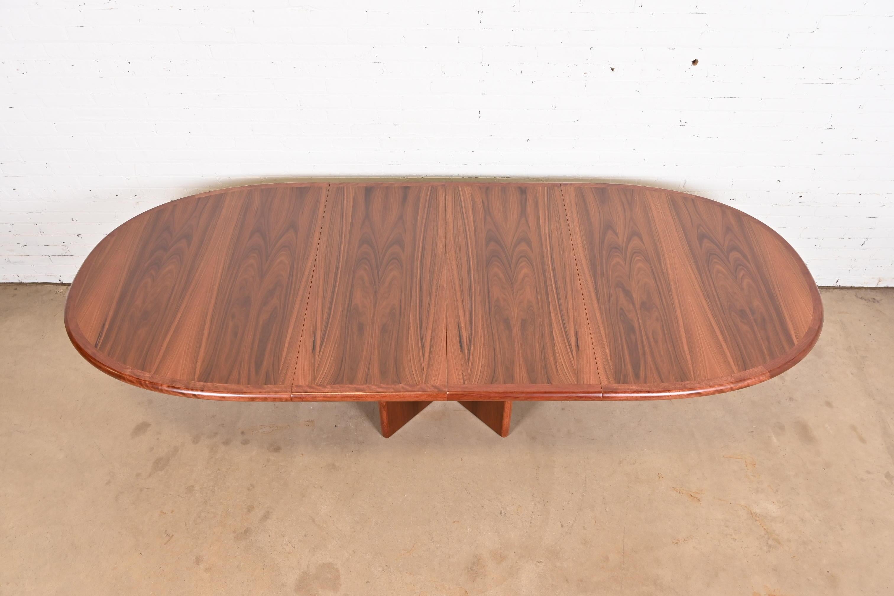 Mesa de comedor extensible con pedestal de palisandro de Ansager Mobler mediados del siglo XX