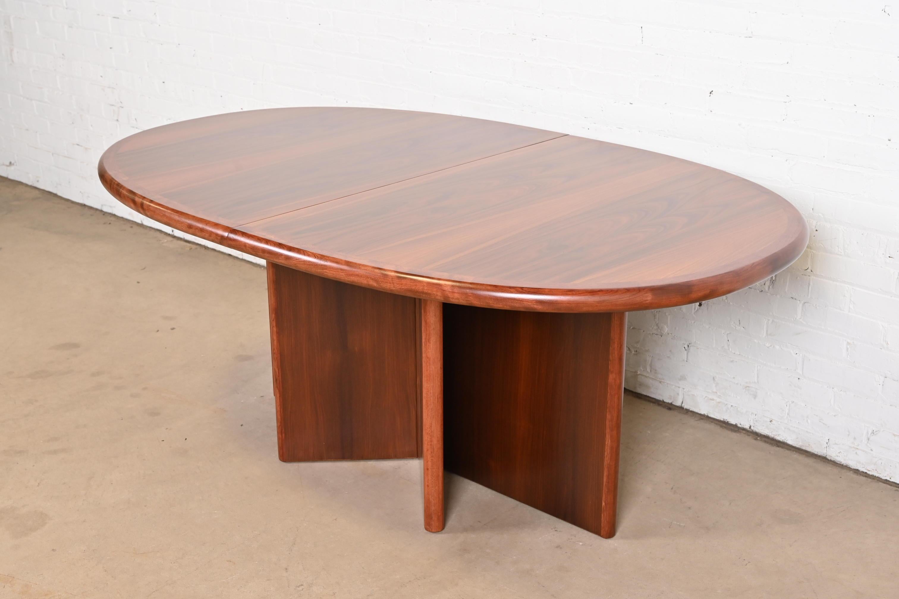 Mesa de comedor extensible con pedestal de palisandro de Ansager Mobler 2