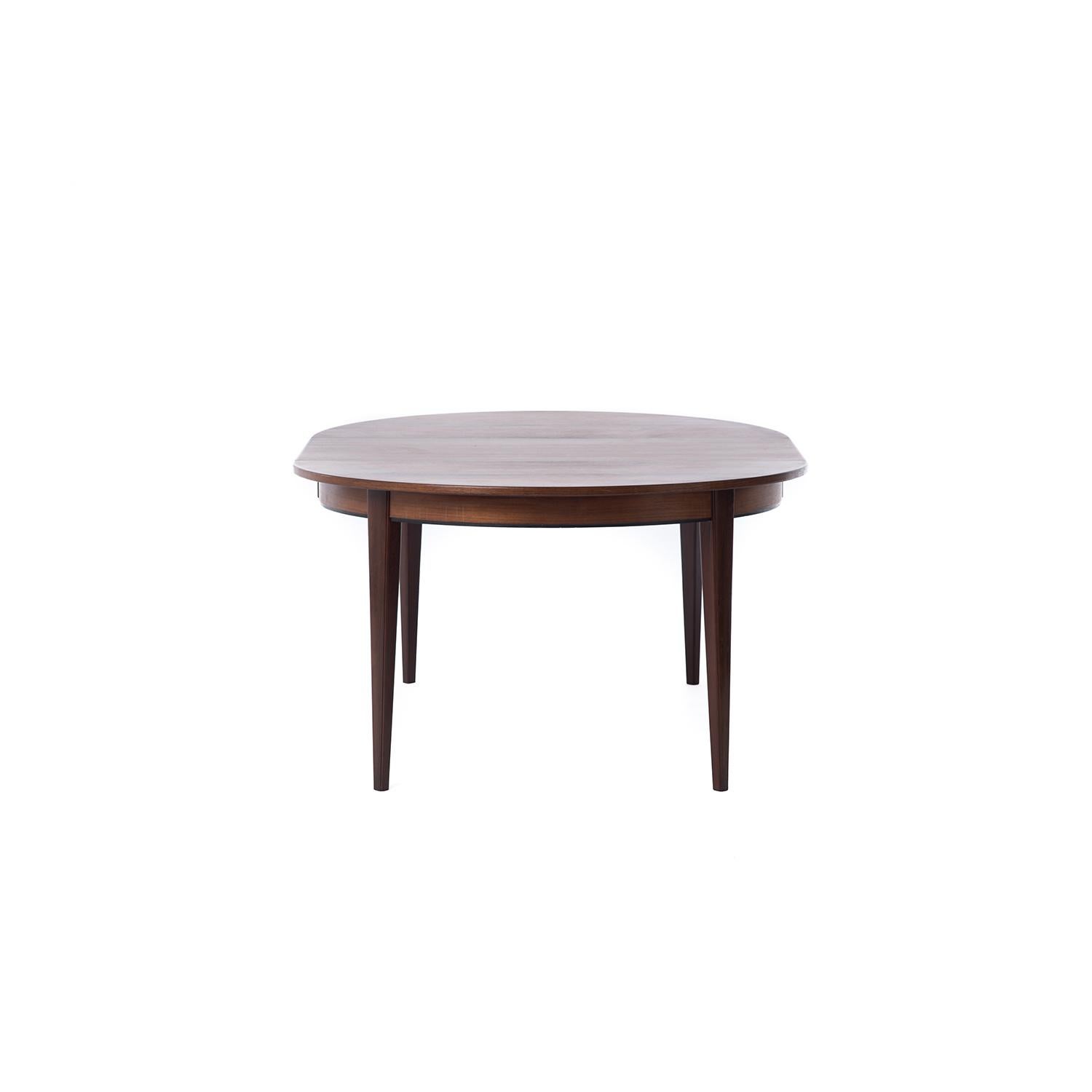 20th Century Danish Modern Rosewood Round to Oval Dining Table with Two Leaves