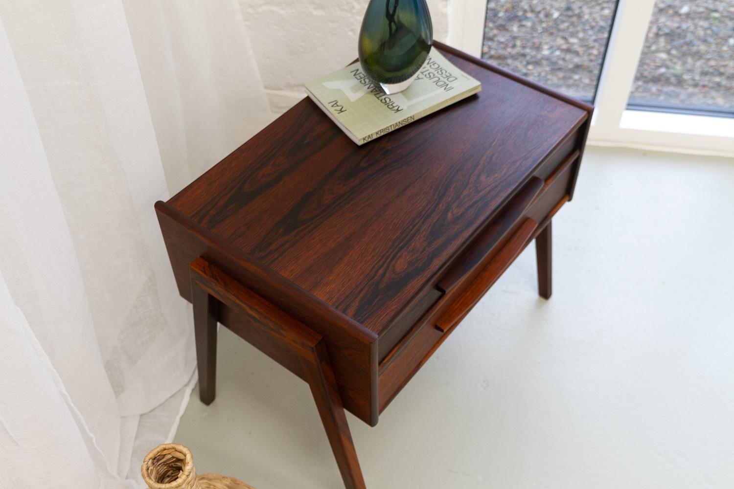 Table d'appoint danoise moderne en bois de rose, années 1960 en vente 10