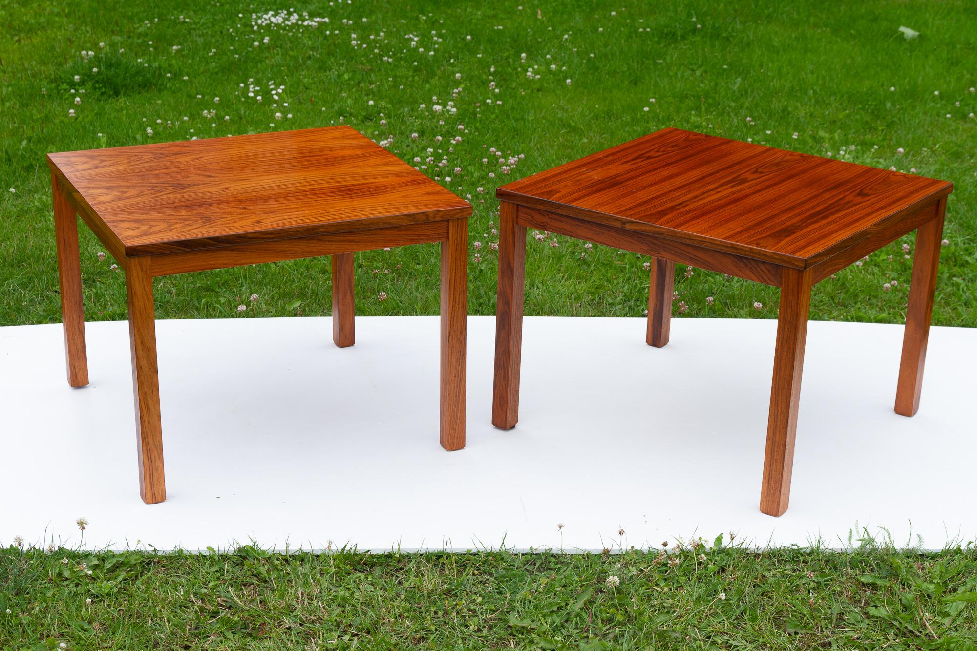 Scandinave moderne Tables d'appoint danoises modernes en bois de rose, années 1960, lot de 2 en vente