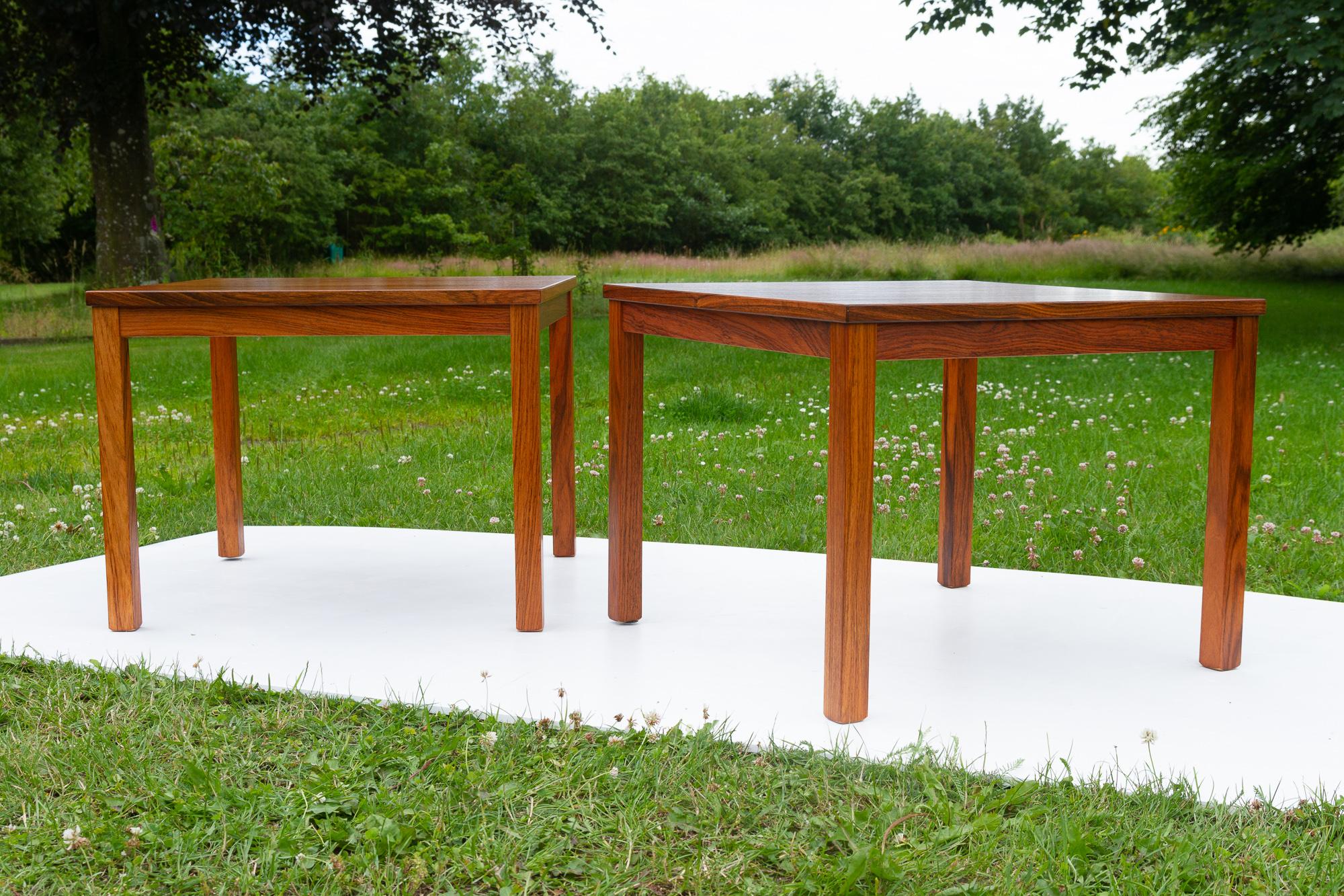 Placage Tables d'appoint danoises modernes en bois de rose, années 1960, lot de 2 en vente