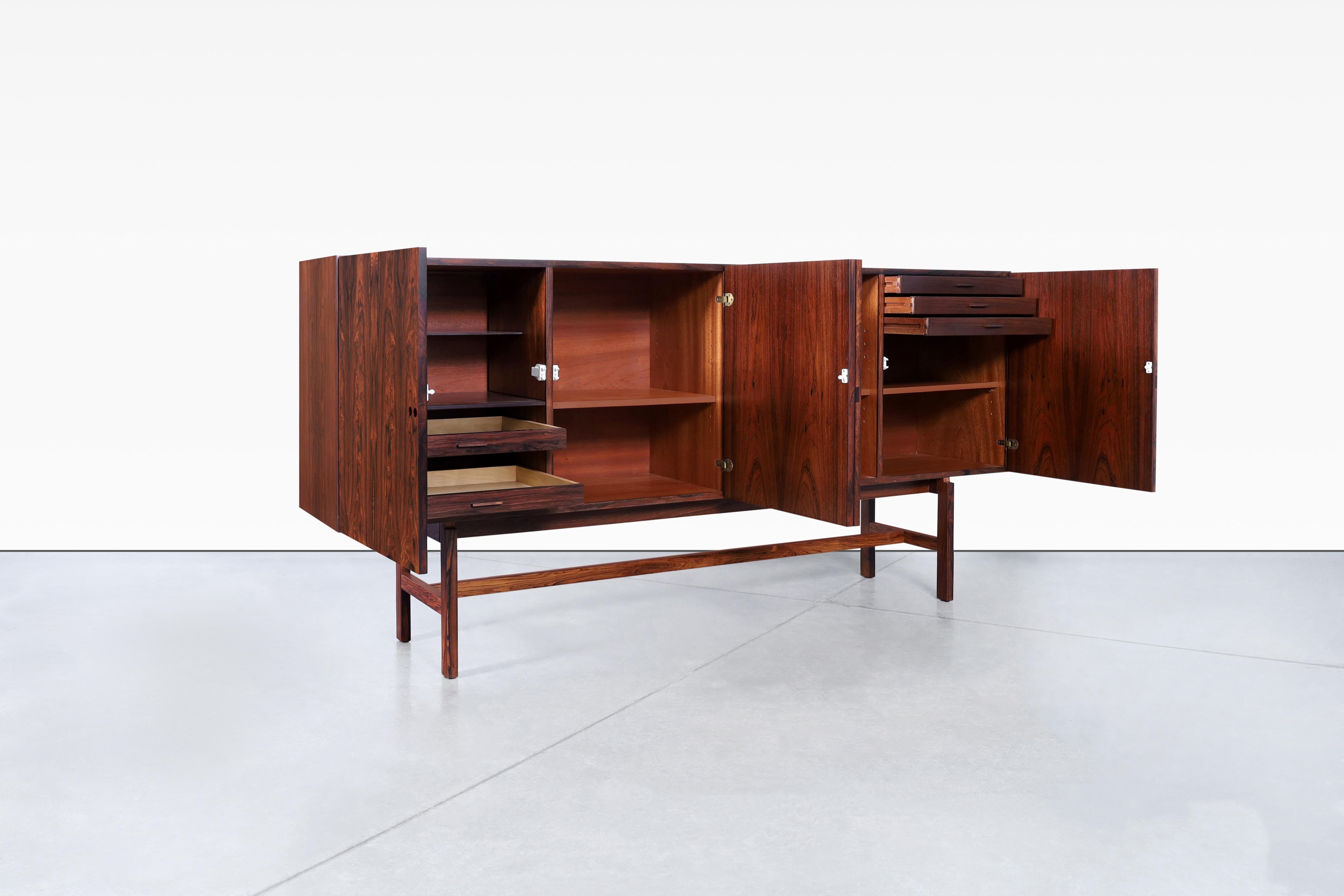 Danish Modern Rosewood Sideboard Attributed to Ib Kofod Larsen For Sale 5